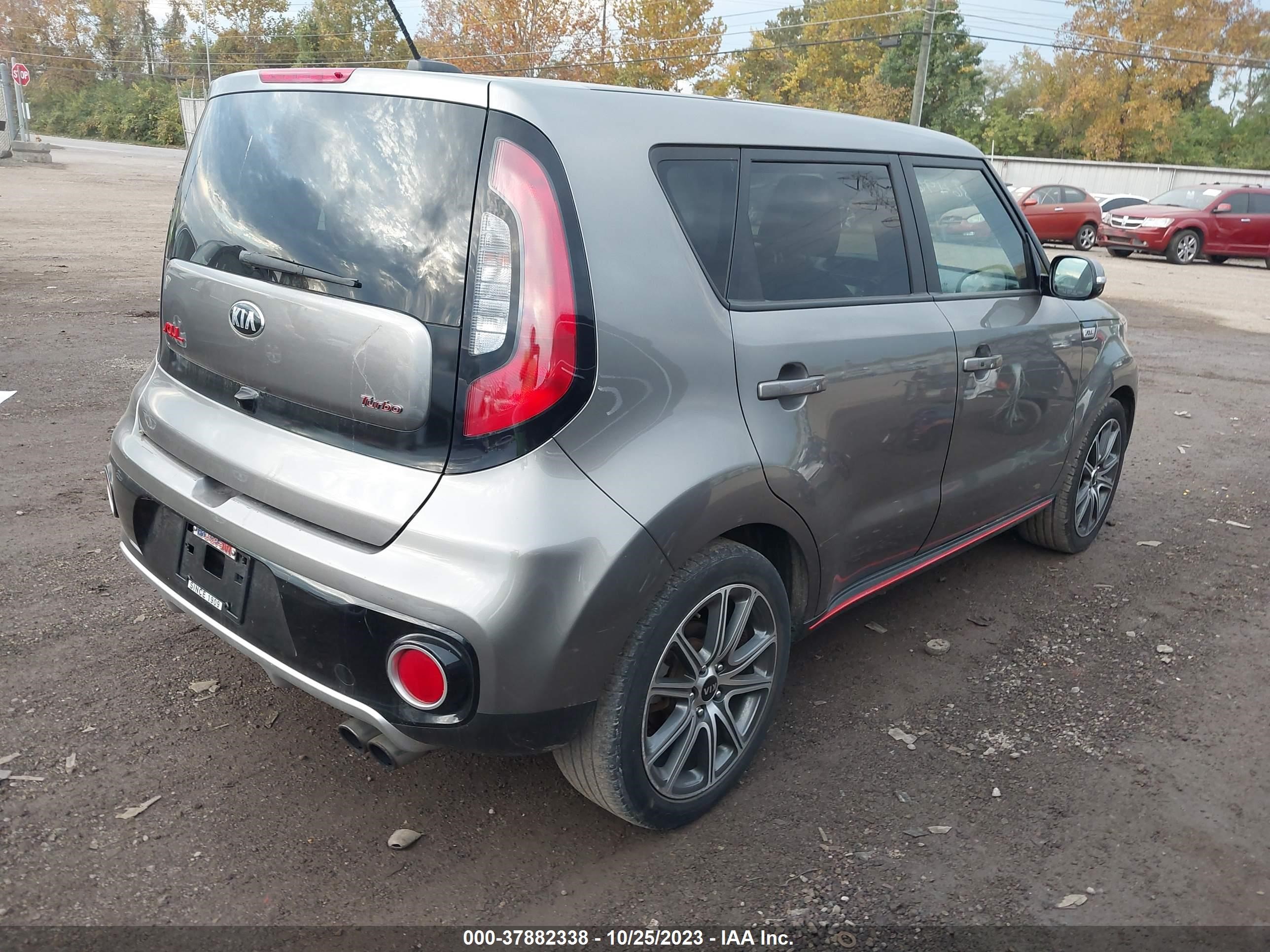 Photo 3 VIN: KNDJX3AA4K7686496 - KIA SOUL 