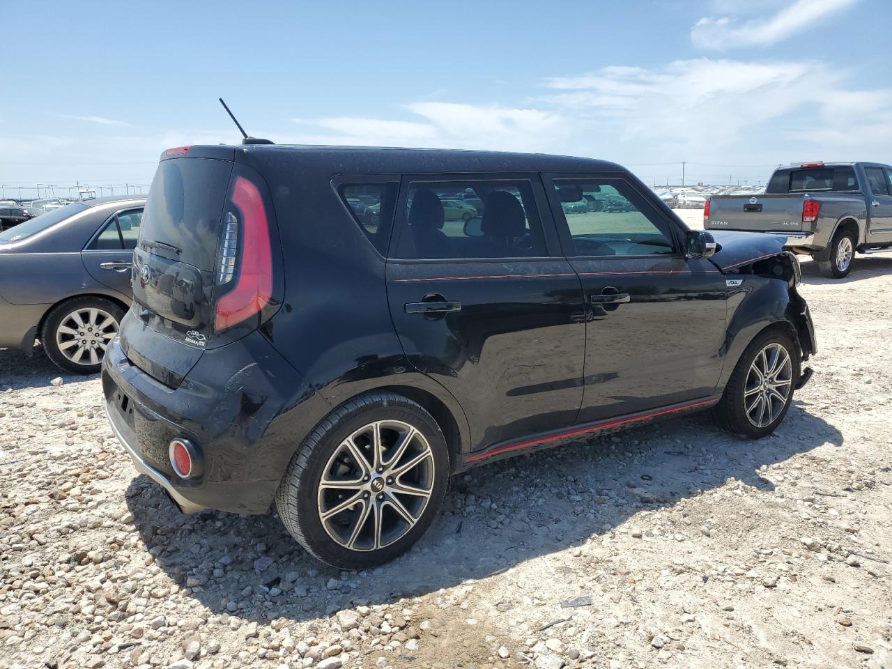 Photo 2 VIN: KNDJX3AA7H7452958 - KIA SOUL 