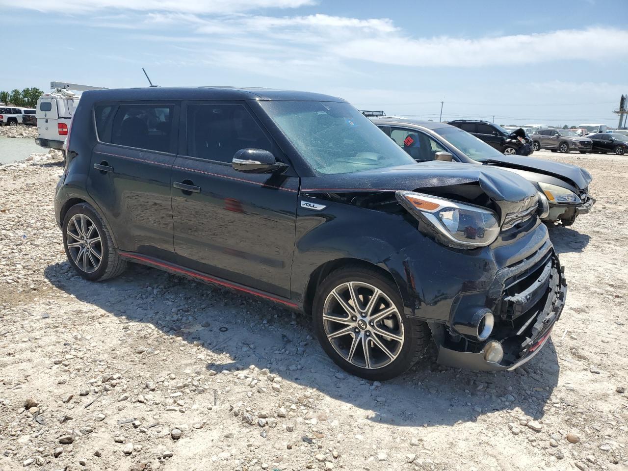 Photo 3 VIN: KNDJX3AA7H7452958 - KIA SOUL 