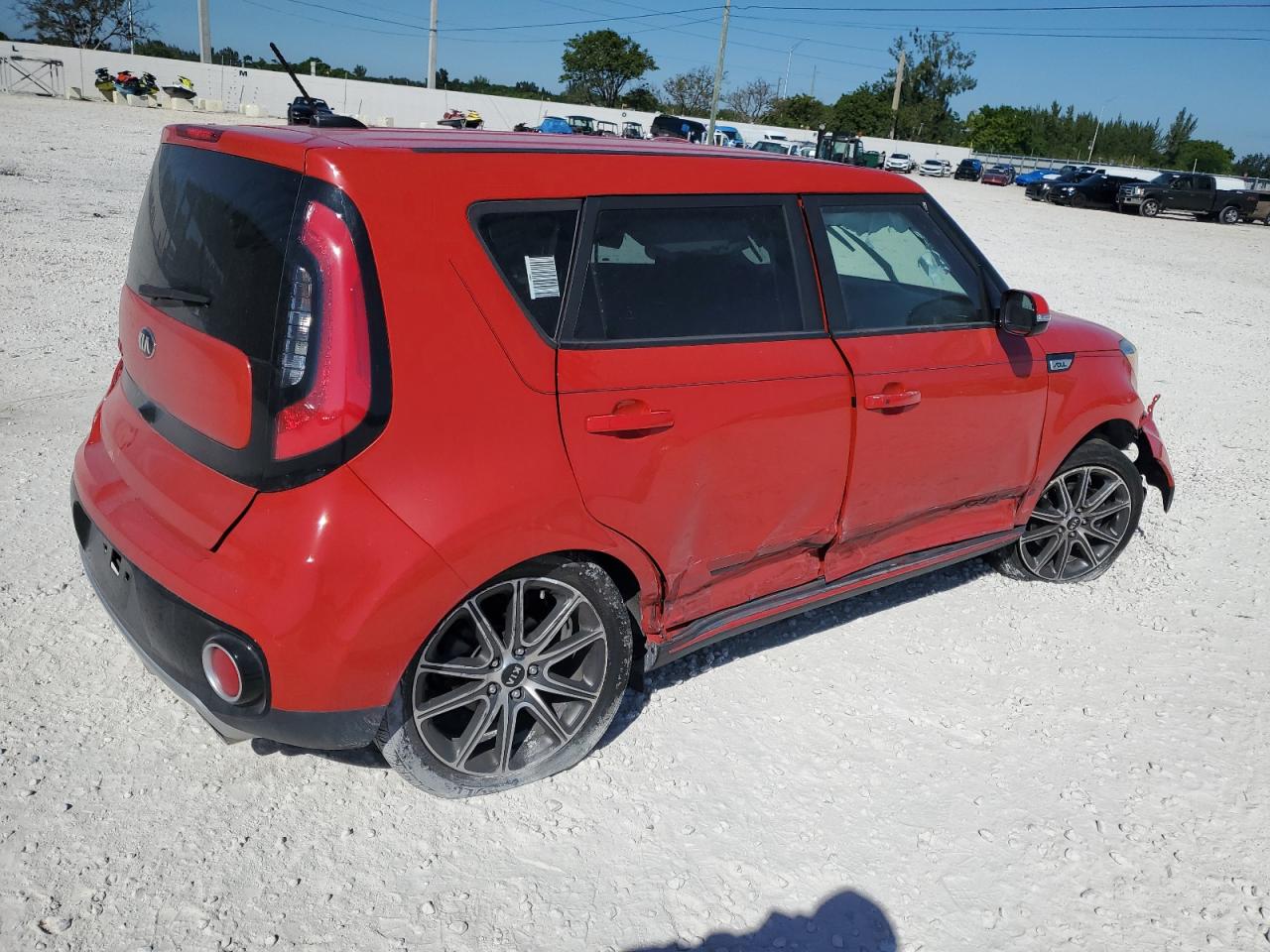 Photo 2 VIN: KNDJX3AA7J7519208 - KIA SOUL 