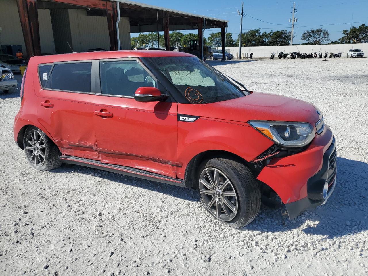 Photo 3 VIN: KNDJX3AA7J7519208 - KIA SOUL 