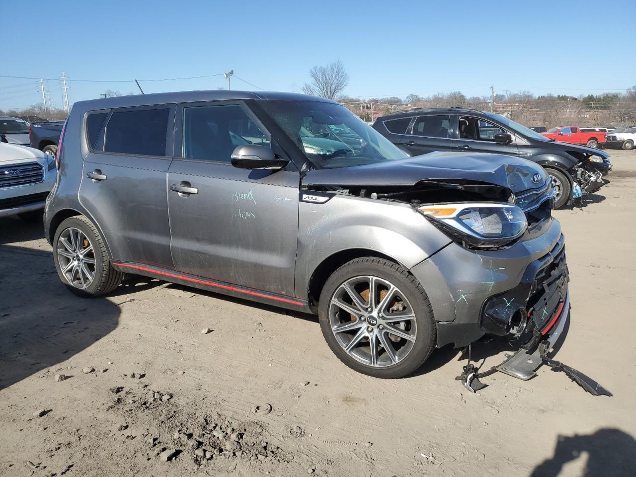 Photo 3 VIN: KNDJX3AA8J7523879 - KIA SOUL 