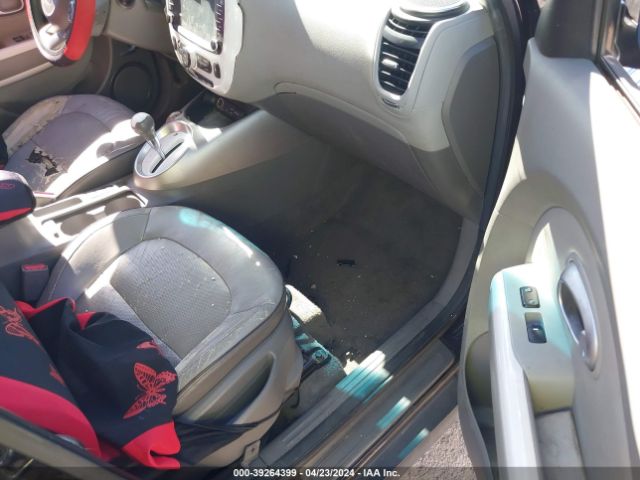 Photo 4 VIN: KNDJX3AE0F7002231 - KIA SOUL EV 