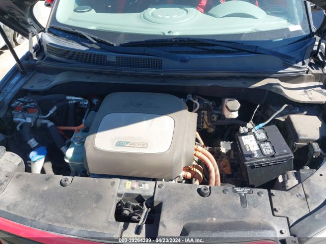 Photo 9 VIN: KNDJX3AE0F7002231 - KIA SOUL EV 