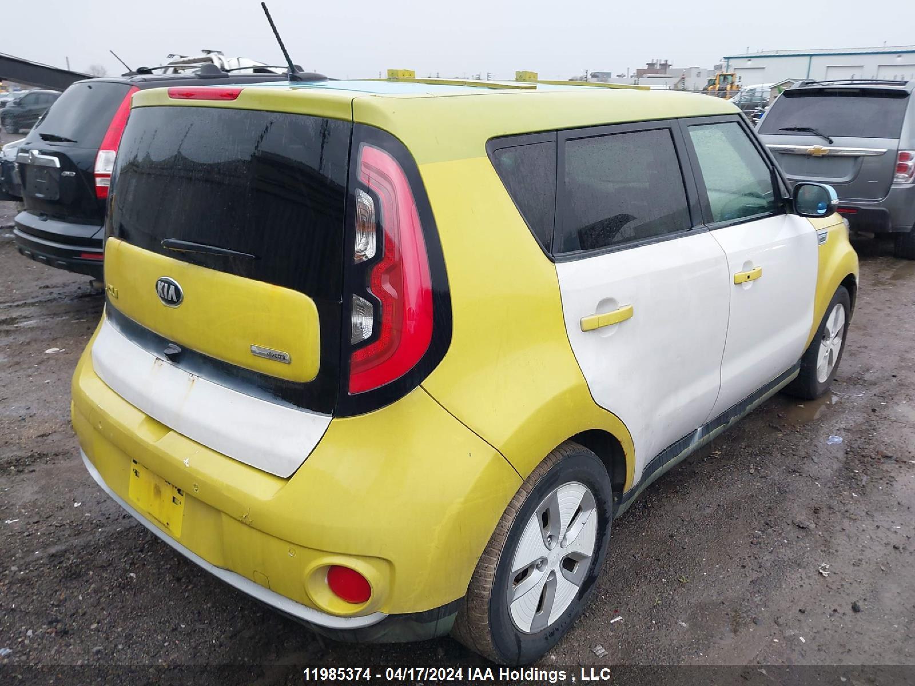 Photo 3 VIN: KNDJX3AE3G7012057 - KIA SOUL EV 