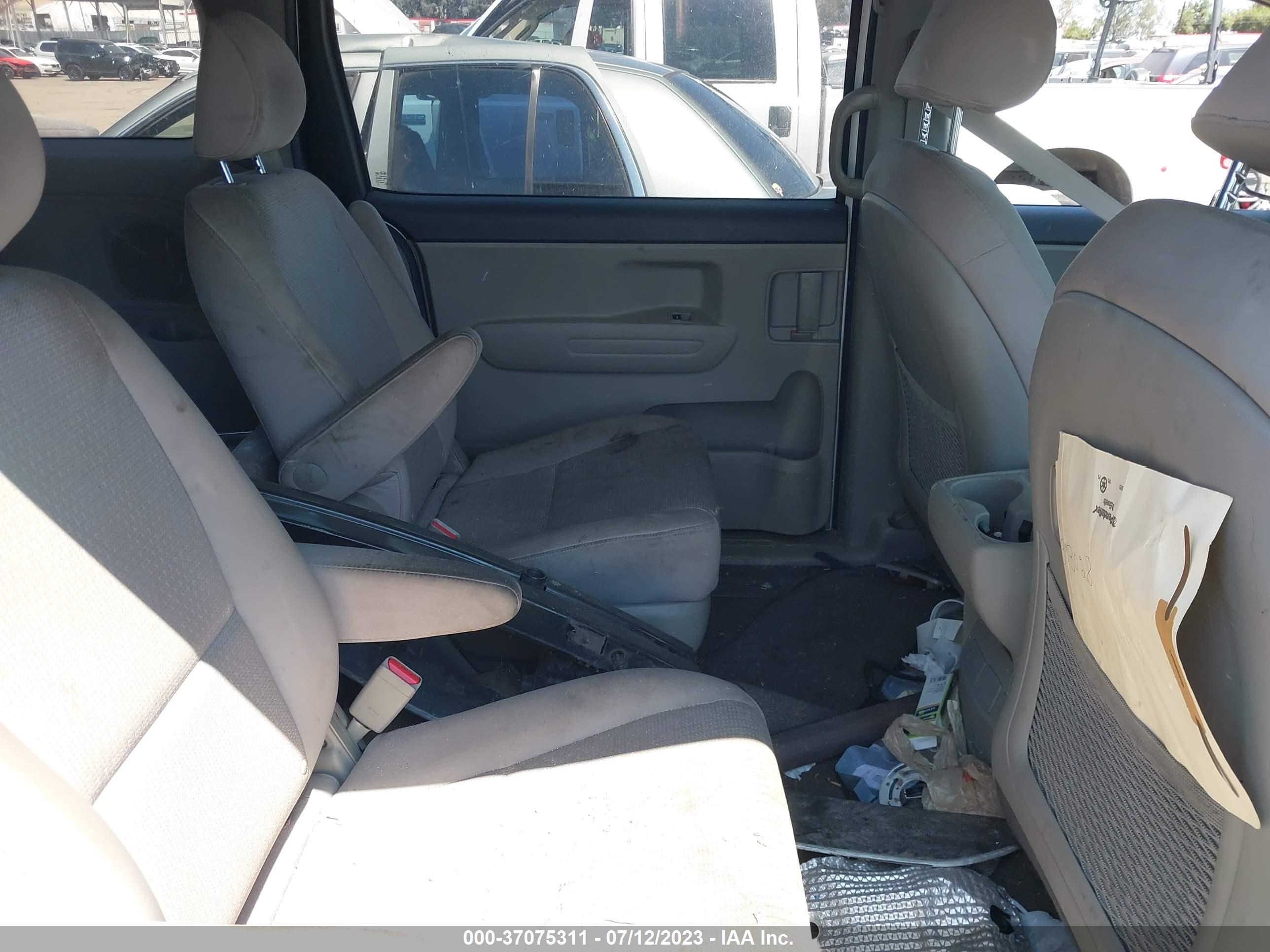 Photo 7 VIN: KNDMA5C12J6393028 - KIA SEDONA 