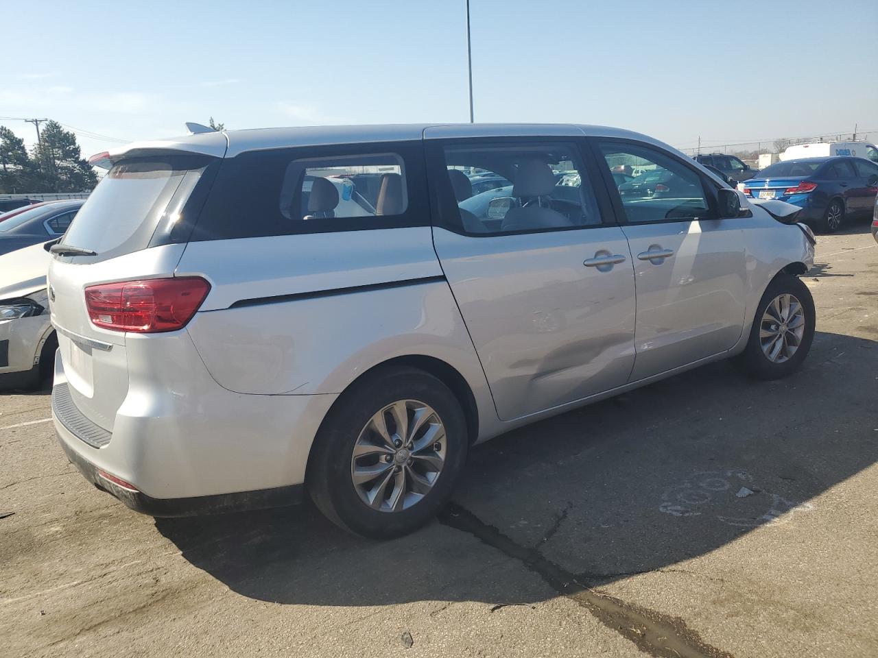 Photo 2 VIN: KNDMA5C16L6588245 - KIA SEDONA 