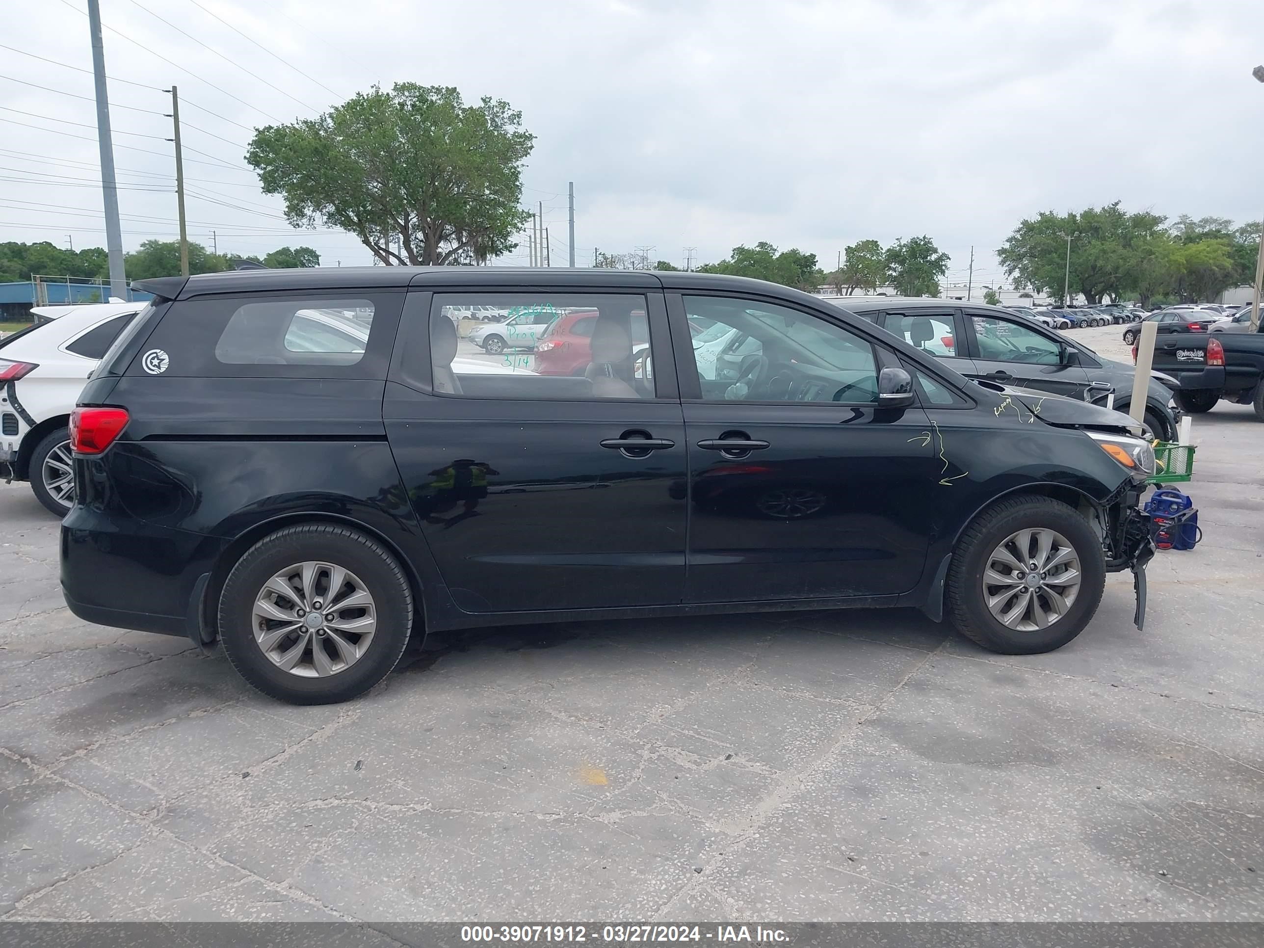 Photo 13 VIN: KNDMA5C17K6509485 - KIA SEDONA 