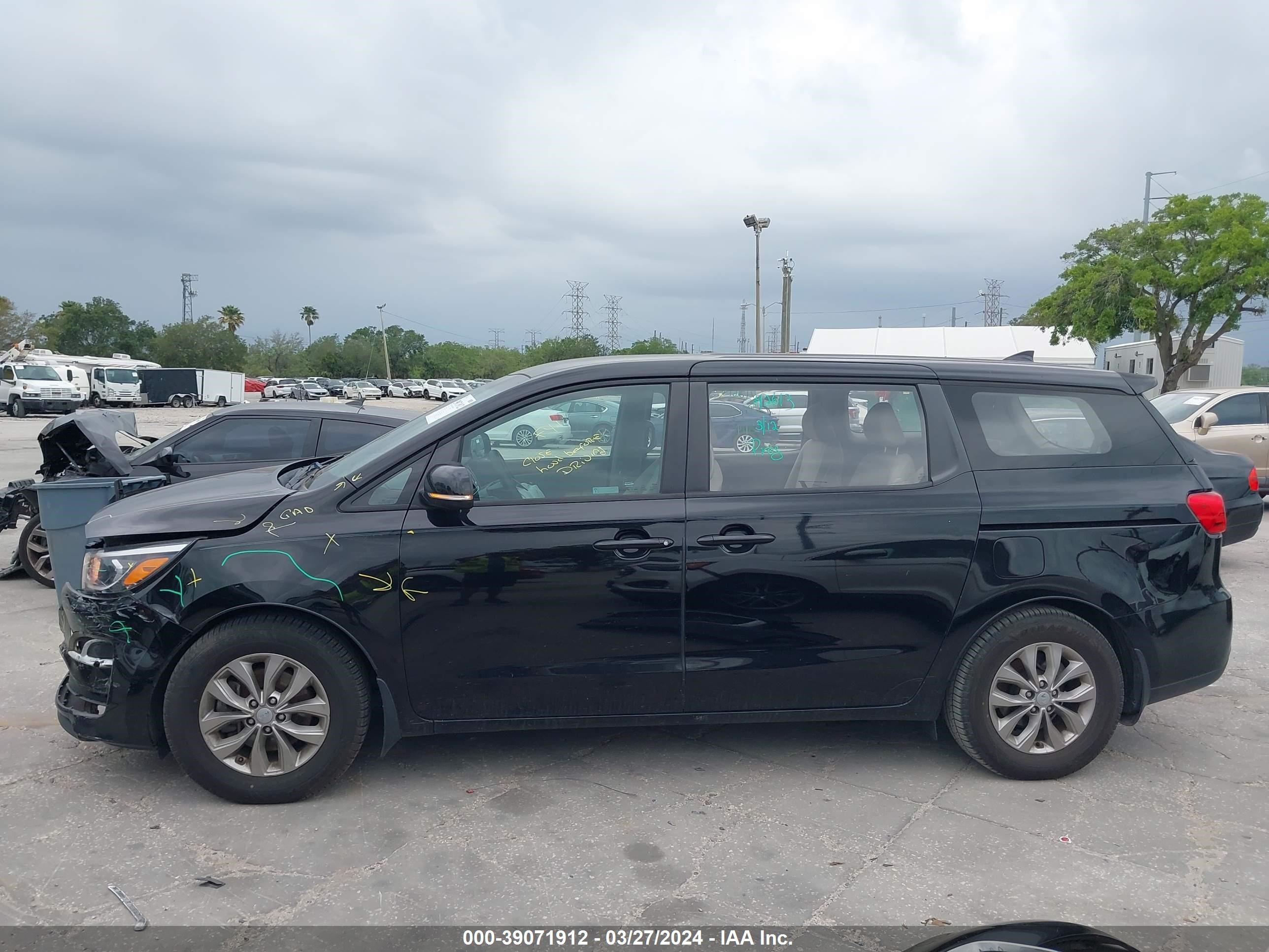 Photo 14 VIN: KNDMA5C17K6509485 - KIA SEDONA 