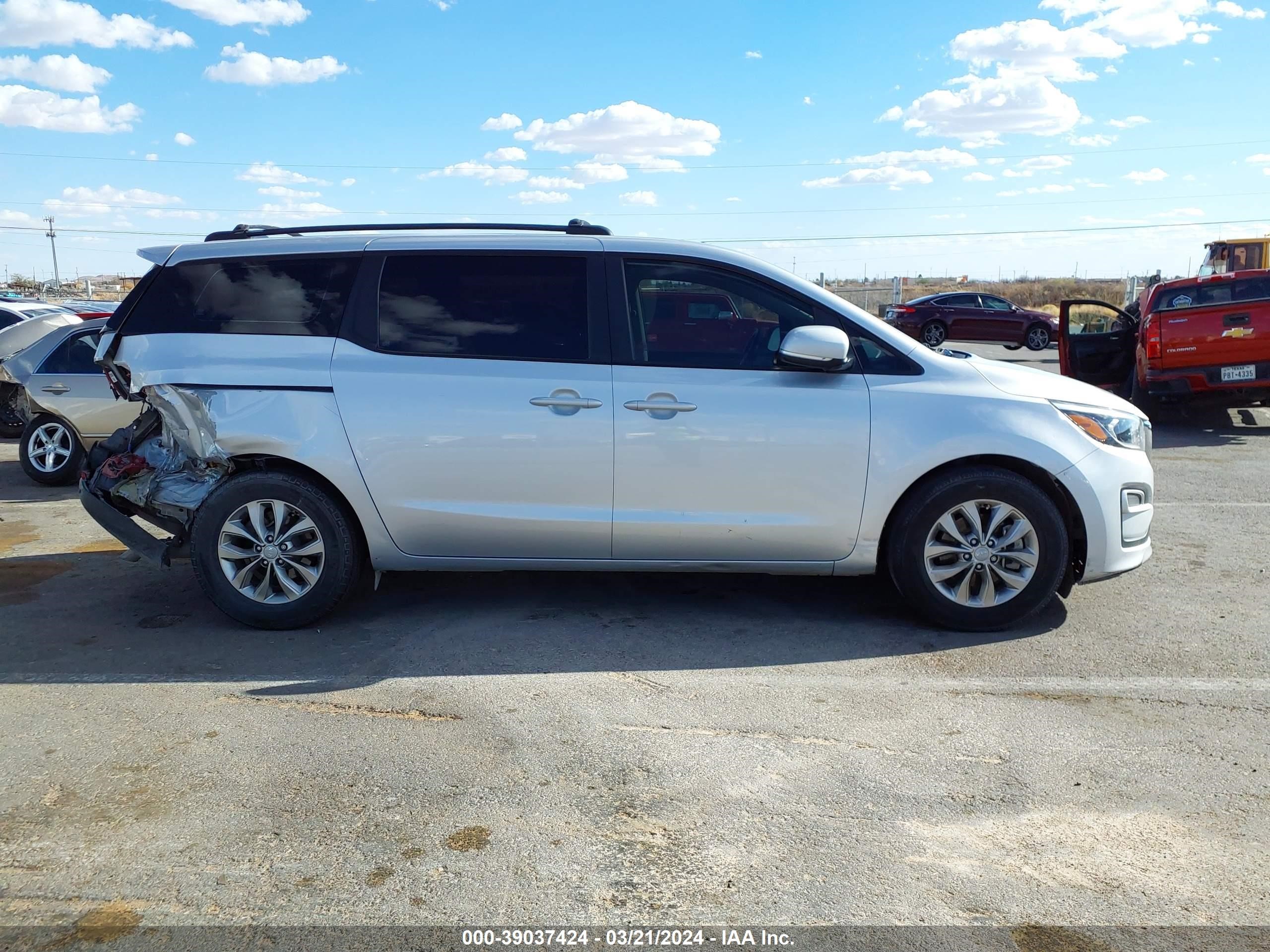 Photo 12 VIN: KNDMA5C18K6511410 - KIA SEDONA 