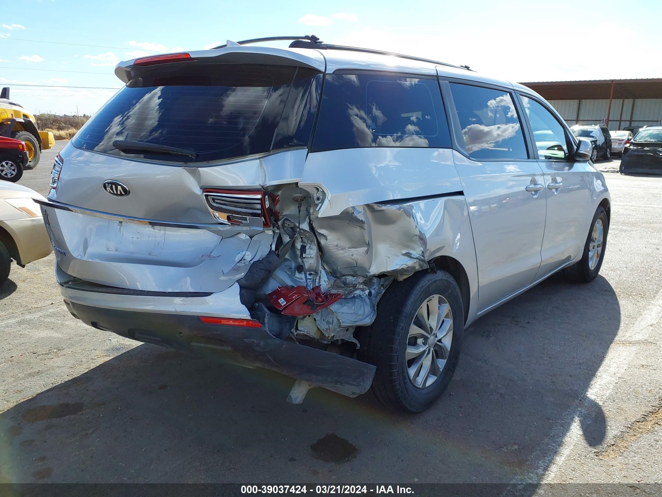 Photo 3 VIN: KNDMA5C18K6511410 - KIA SEDONA 