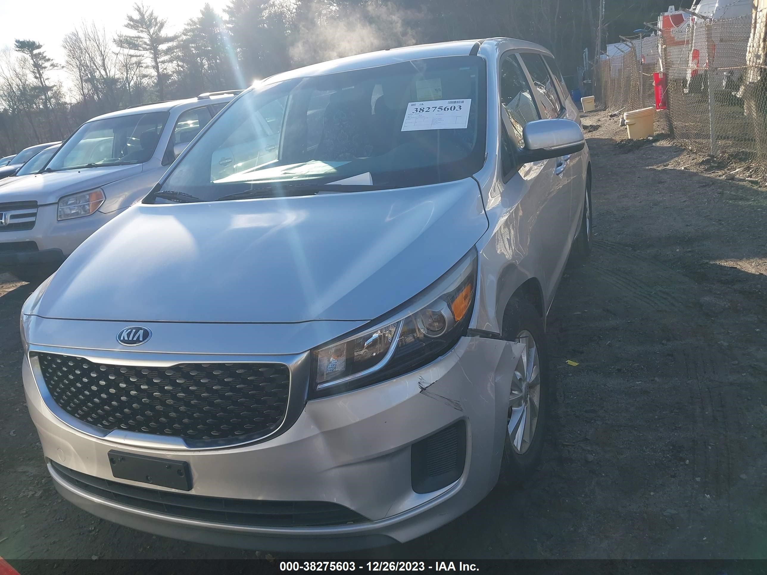 Photo 11 VIN: KNDMA5C19F6020754 - KIA SEDONA 