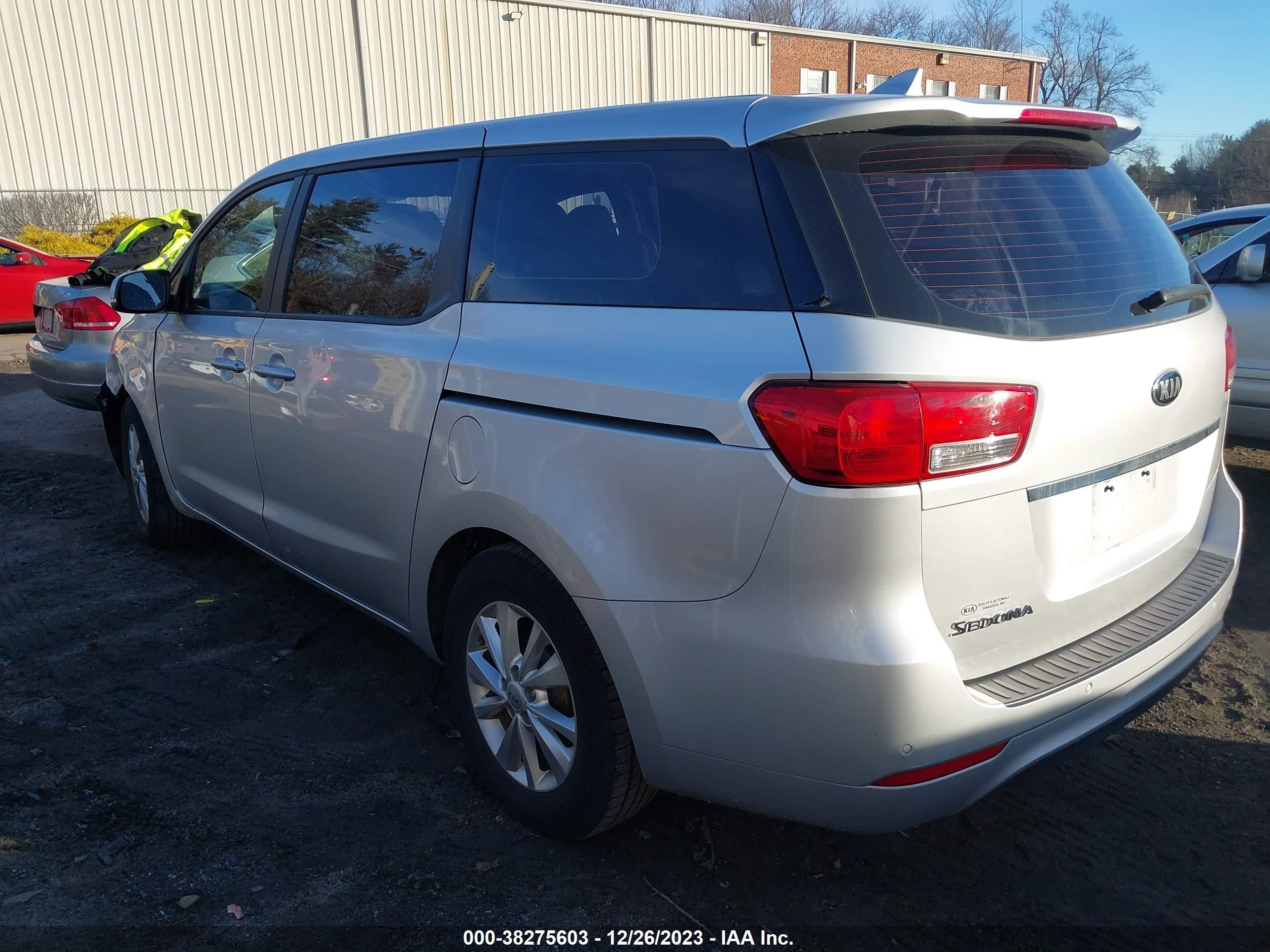 Photo 13 VIN: KNDMA5C19F6020754 - KIA SEDONA 