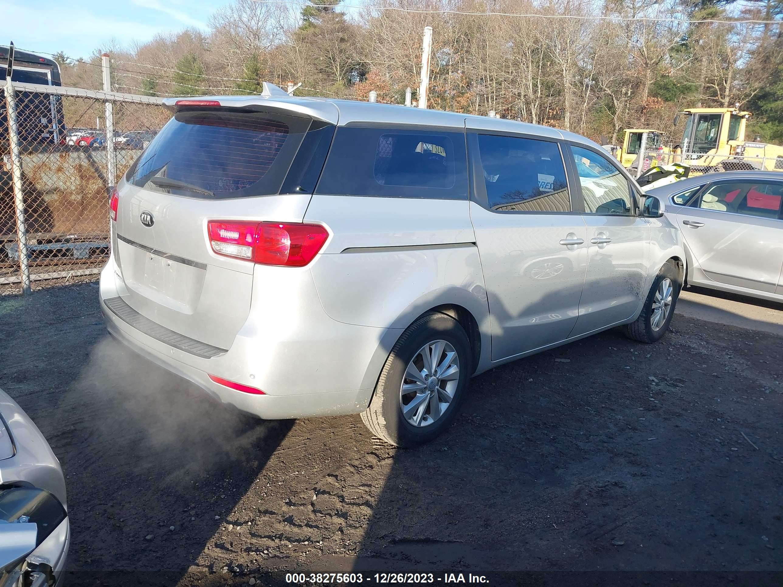 Photo 3 VIN: KNDMA5C19F6020754 - KIA SEDONA 