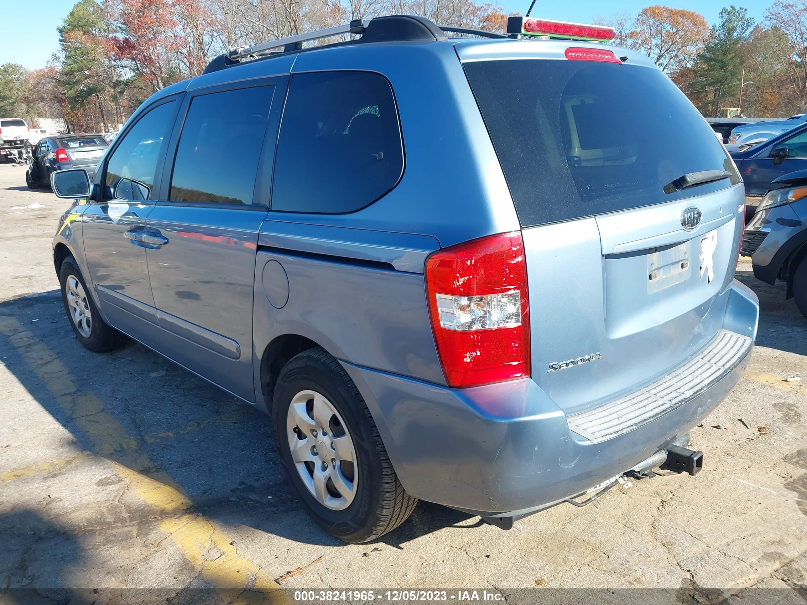 Photo 2 VIN: KNDMB133286247472 - KIA SEDONA 