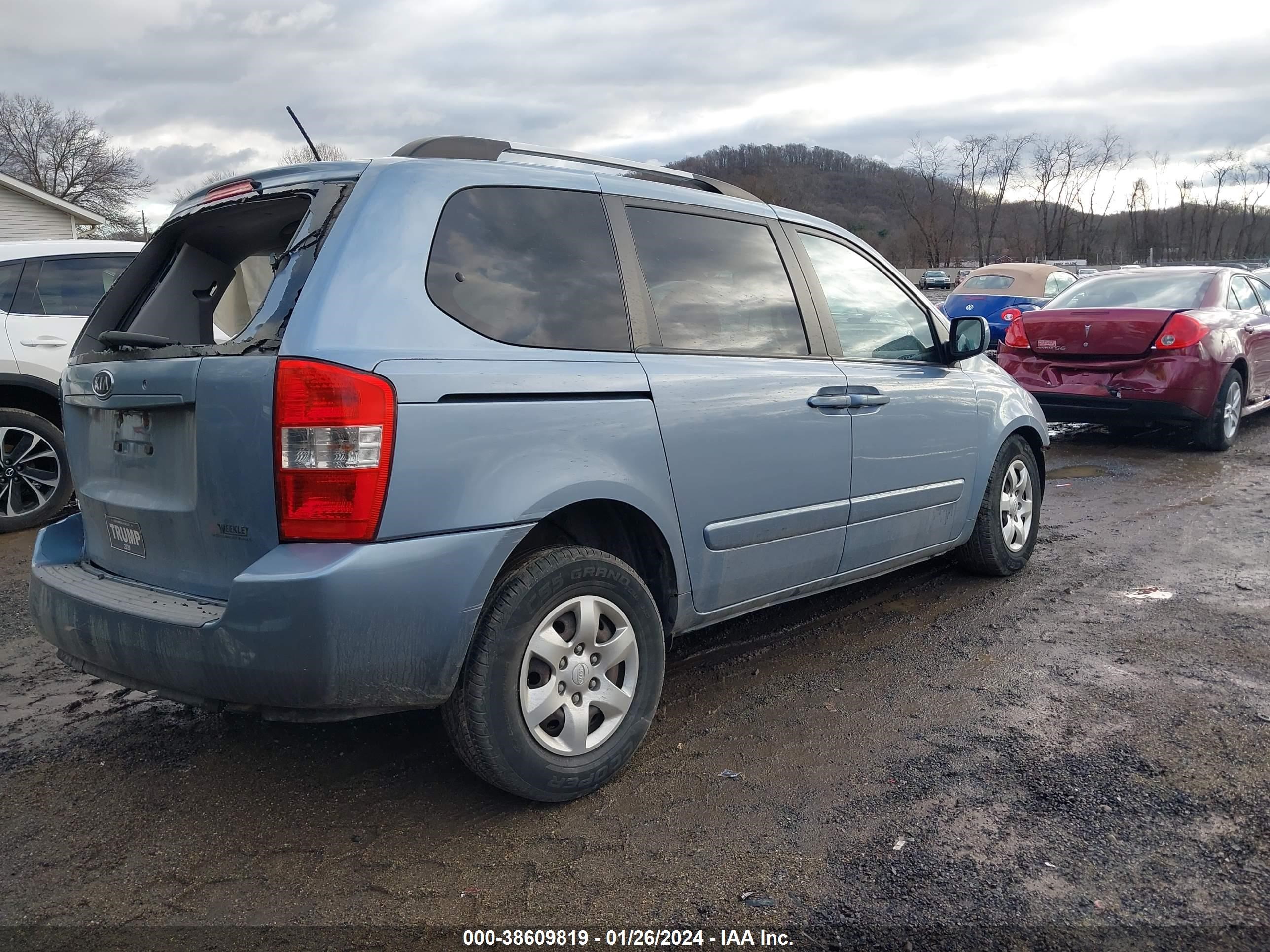 Photo 3 VIN: KNDMB133296300639 - KIA SEDONA 