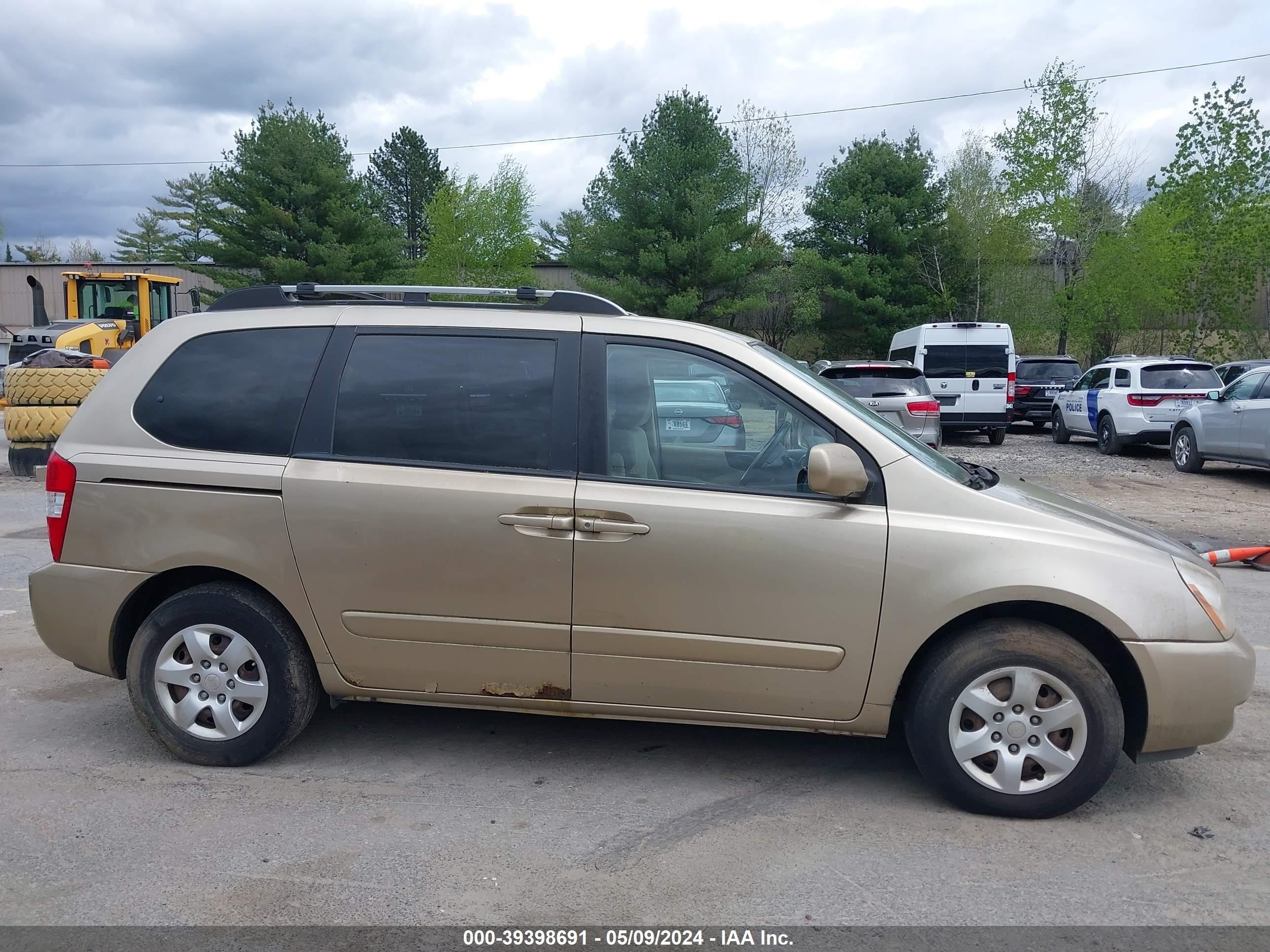 Photo 5 VIN: KNDMB133376124956 - KIA SEDONA 