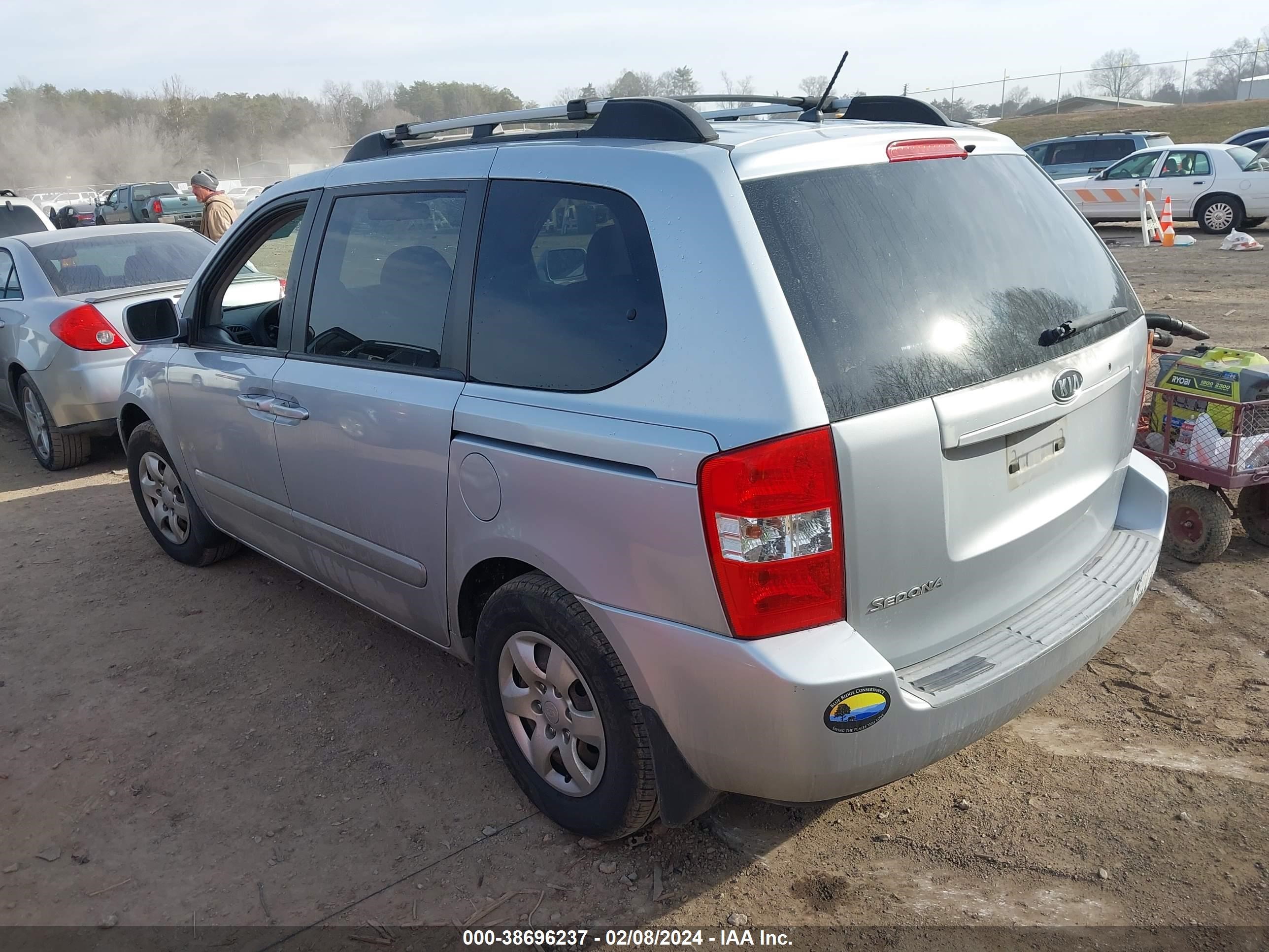 Photo 2 VIN: KNDMB133376135312 - KIA SEDONA 