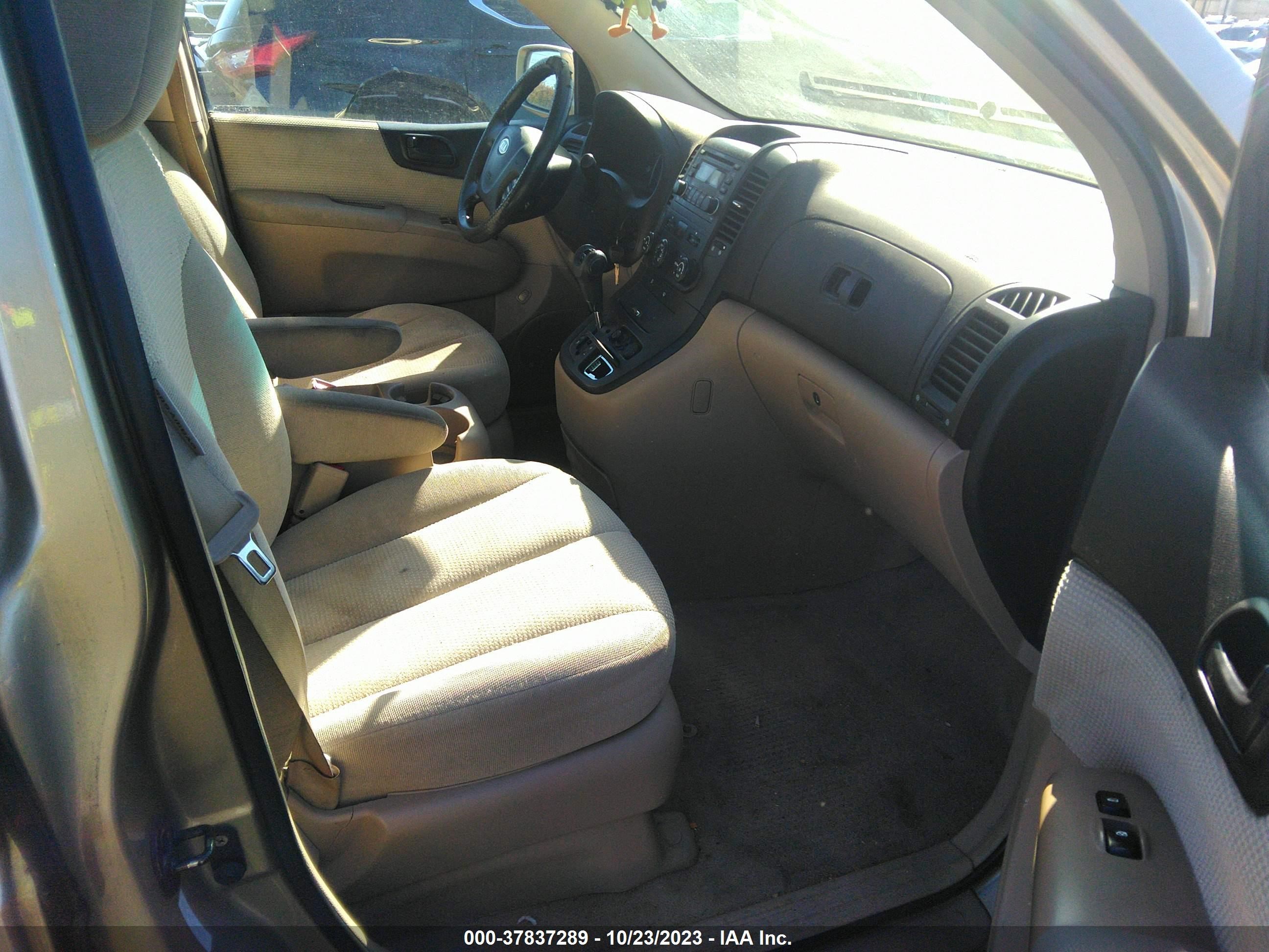 Photo 4 VIN: KNDMB133976130874 - KIA SEDONA 