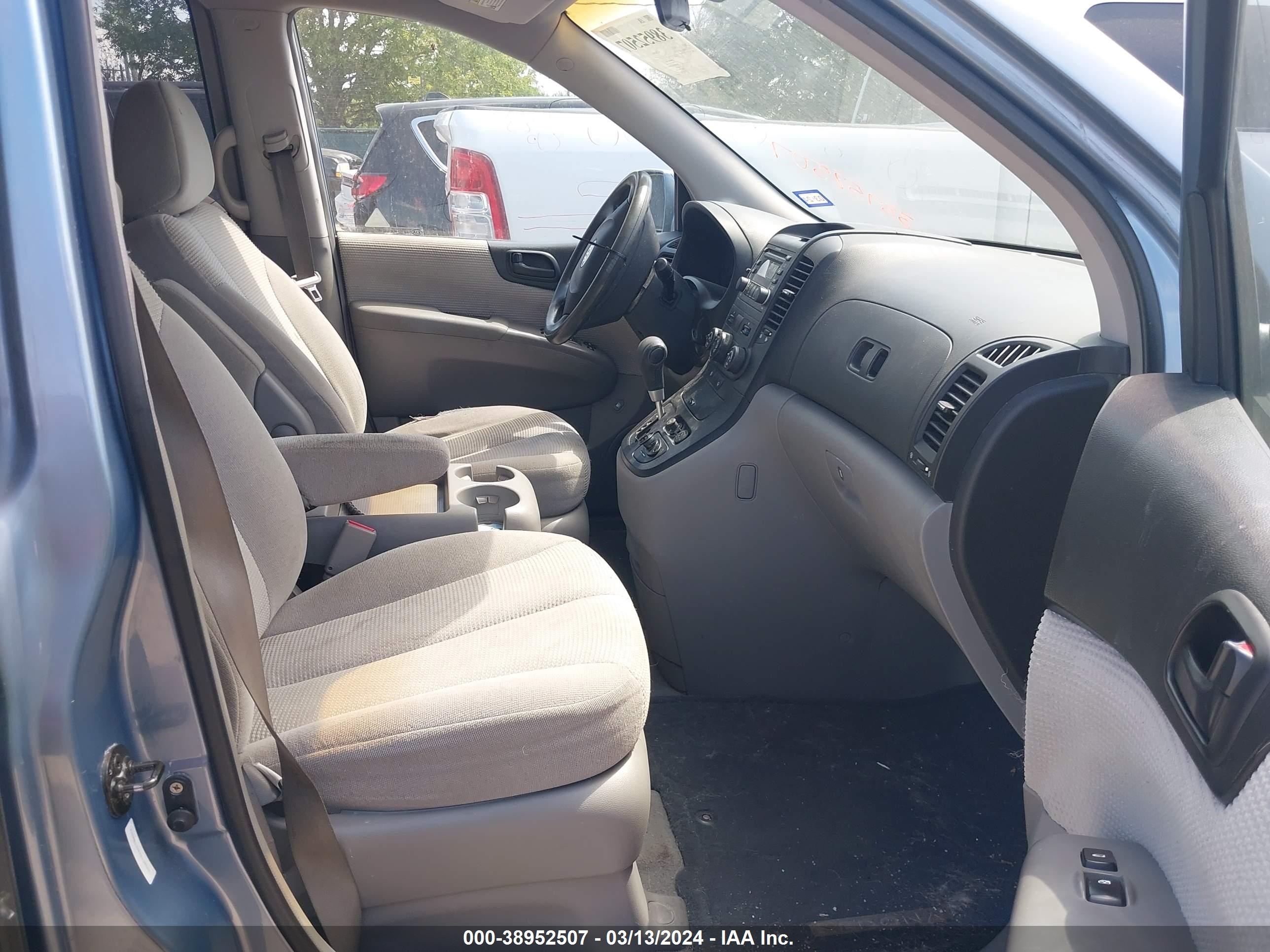 Photo 4 VIN: KNDMB133X76134562 - KIA SEDONA 