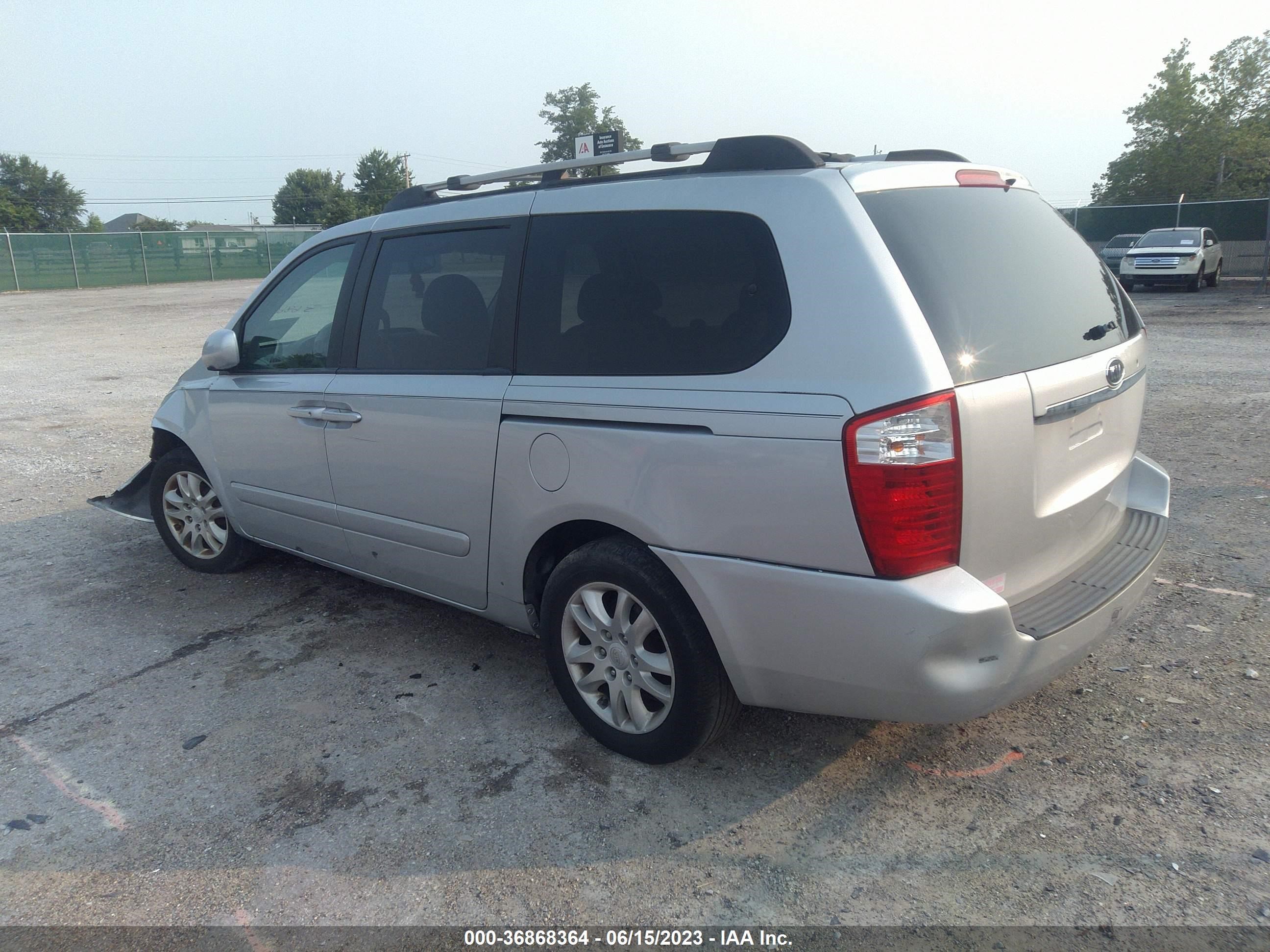 Photo 2 VIN: KNDMB233066029713 - FORD EXPEDITION 