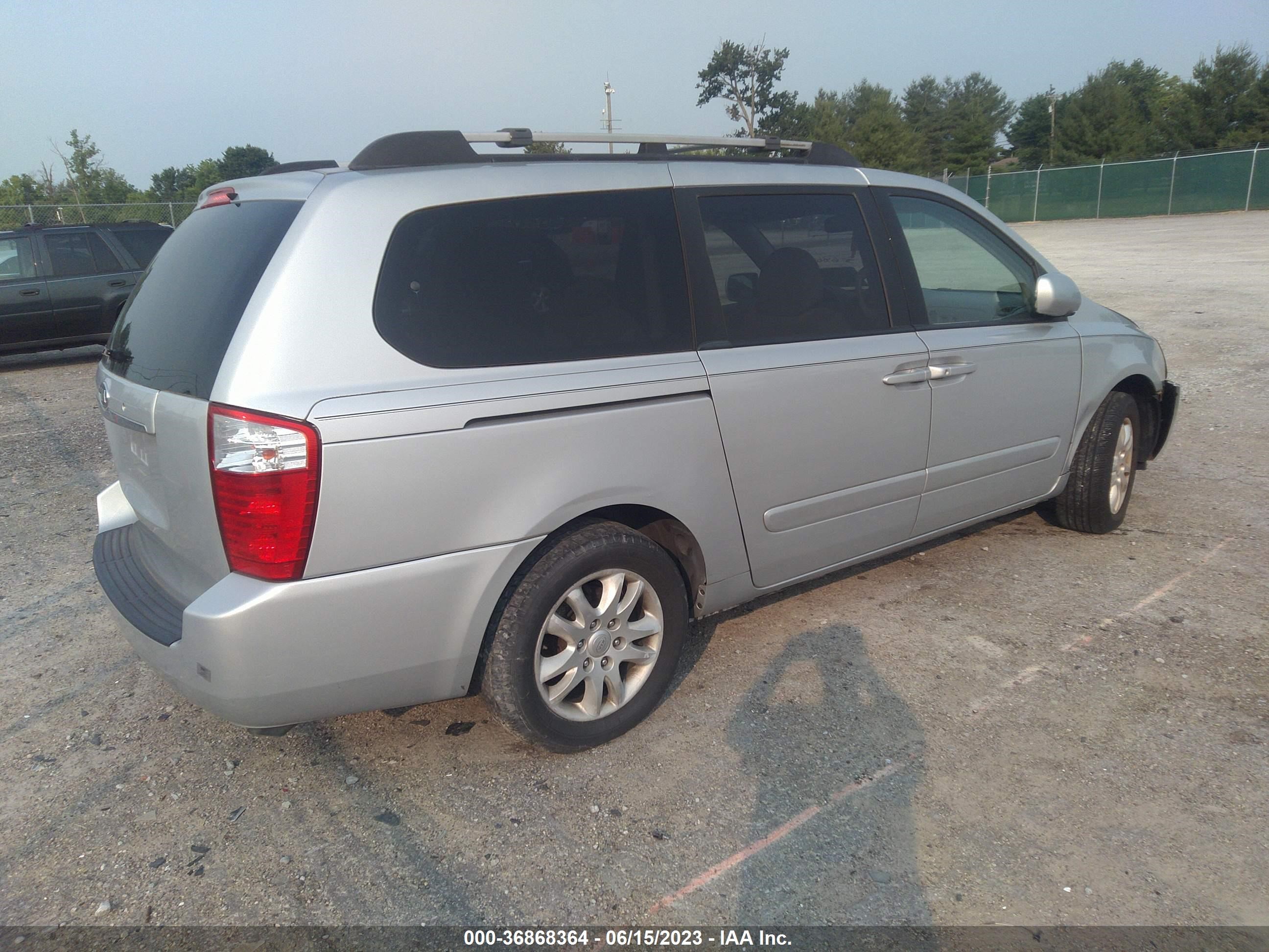 Photo 3 VIN: KNDMB233066029713 - FORD EXPEDITION 