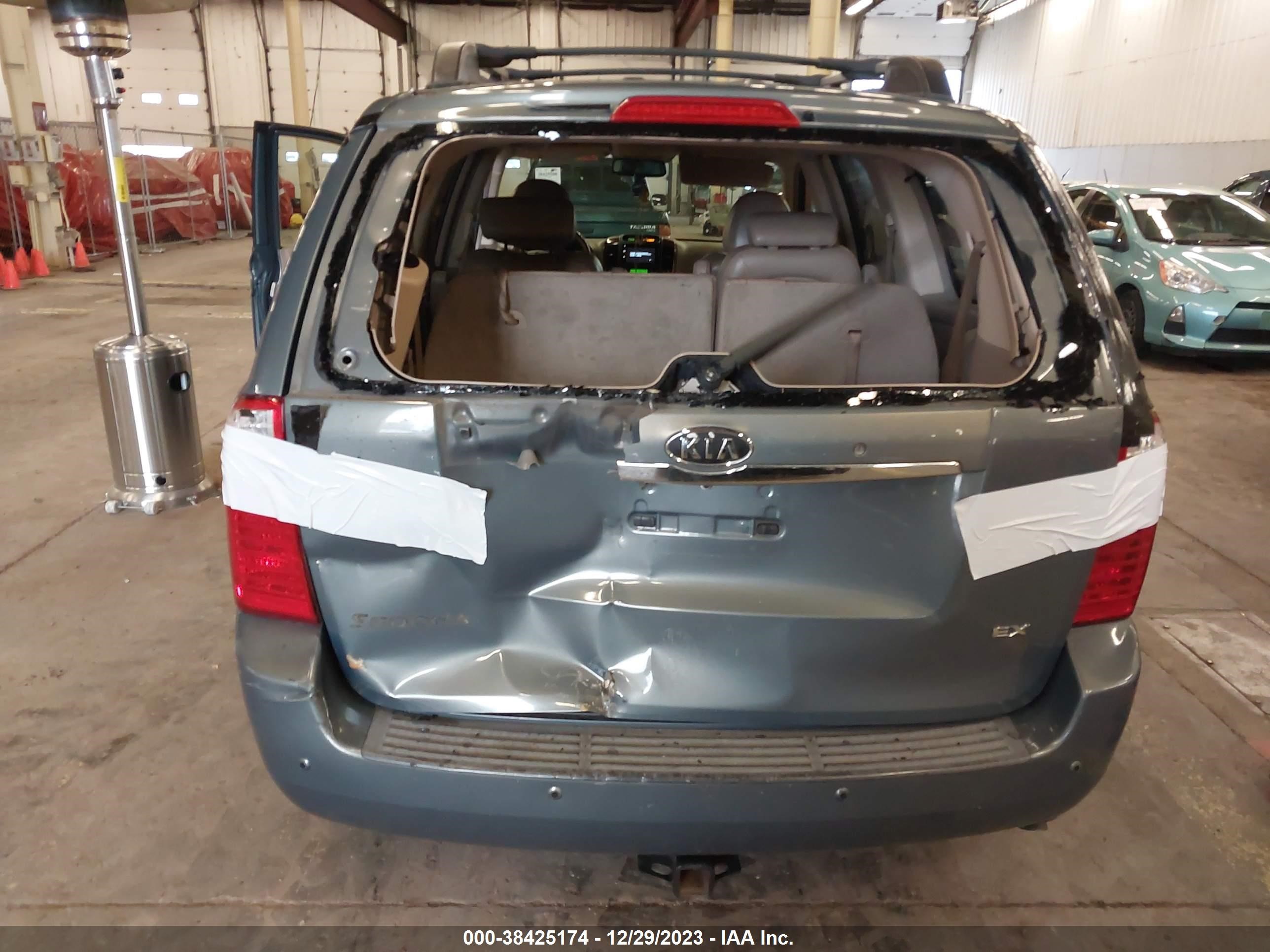 Photo 5 VIN: KNDMB233066032482 - KIA SEDONA 