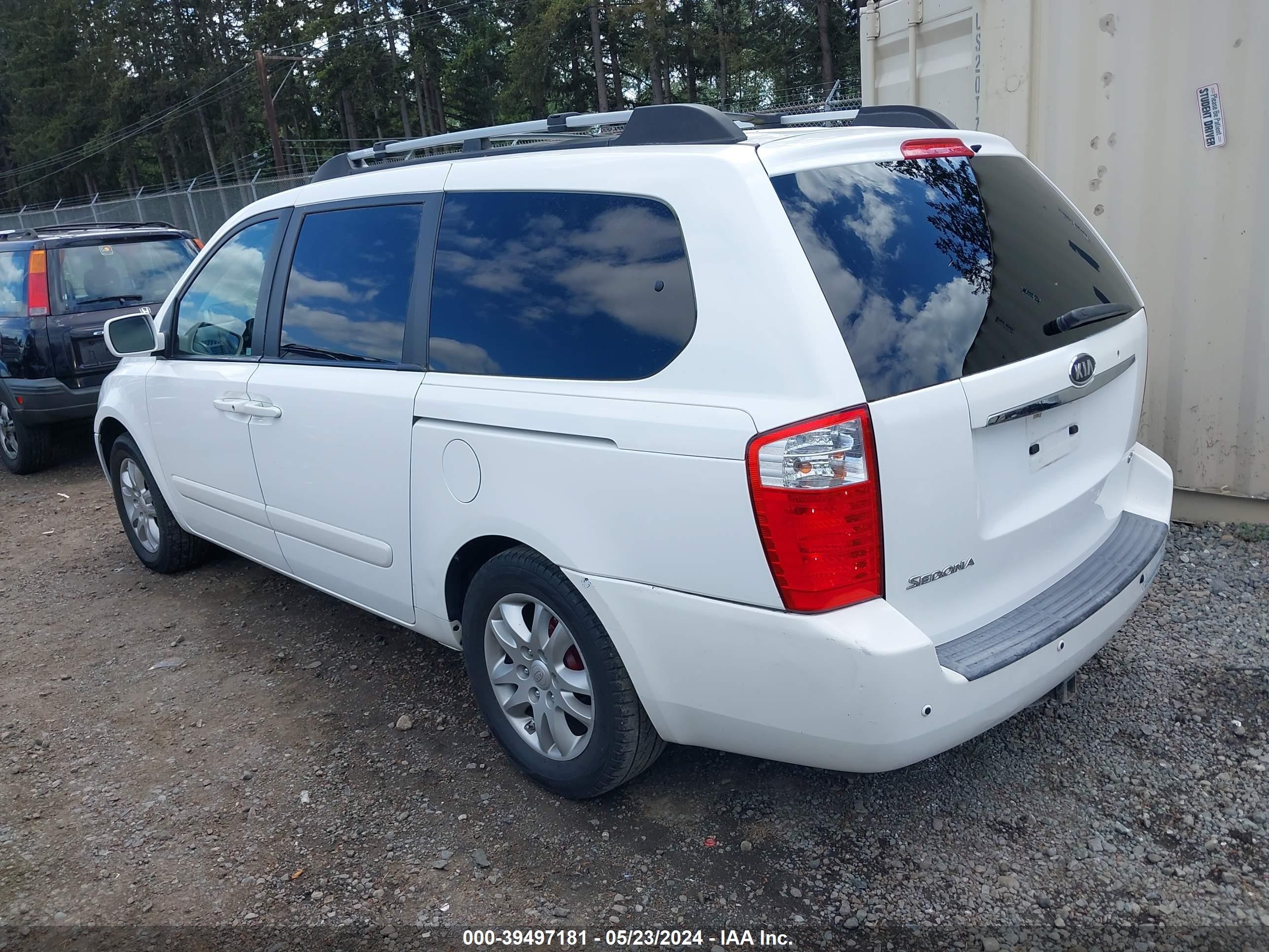 Photo 2 VIN: KNDMB233076169732 - KIA SEDONA 