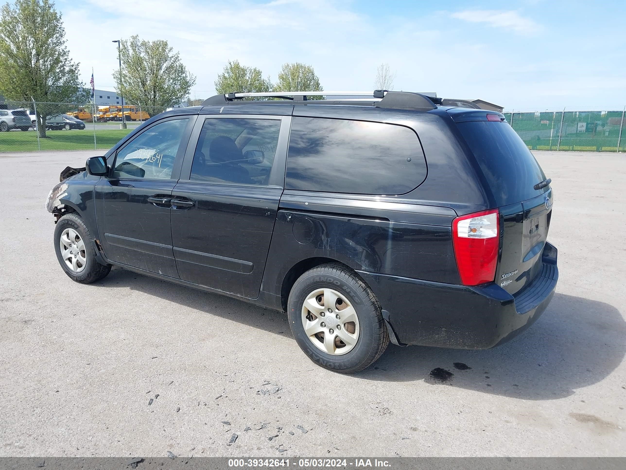 Photo 2 VIN: KNDMB233076172520 - KIA SEDONA 