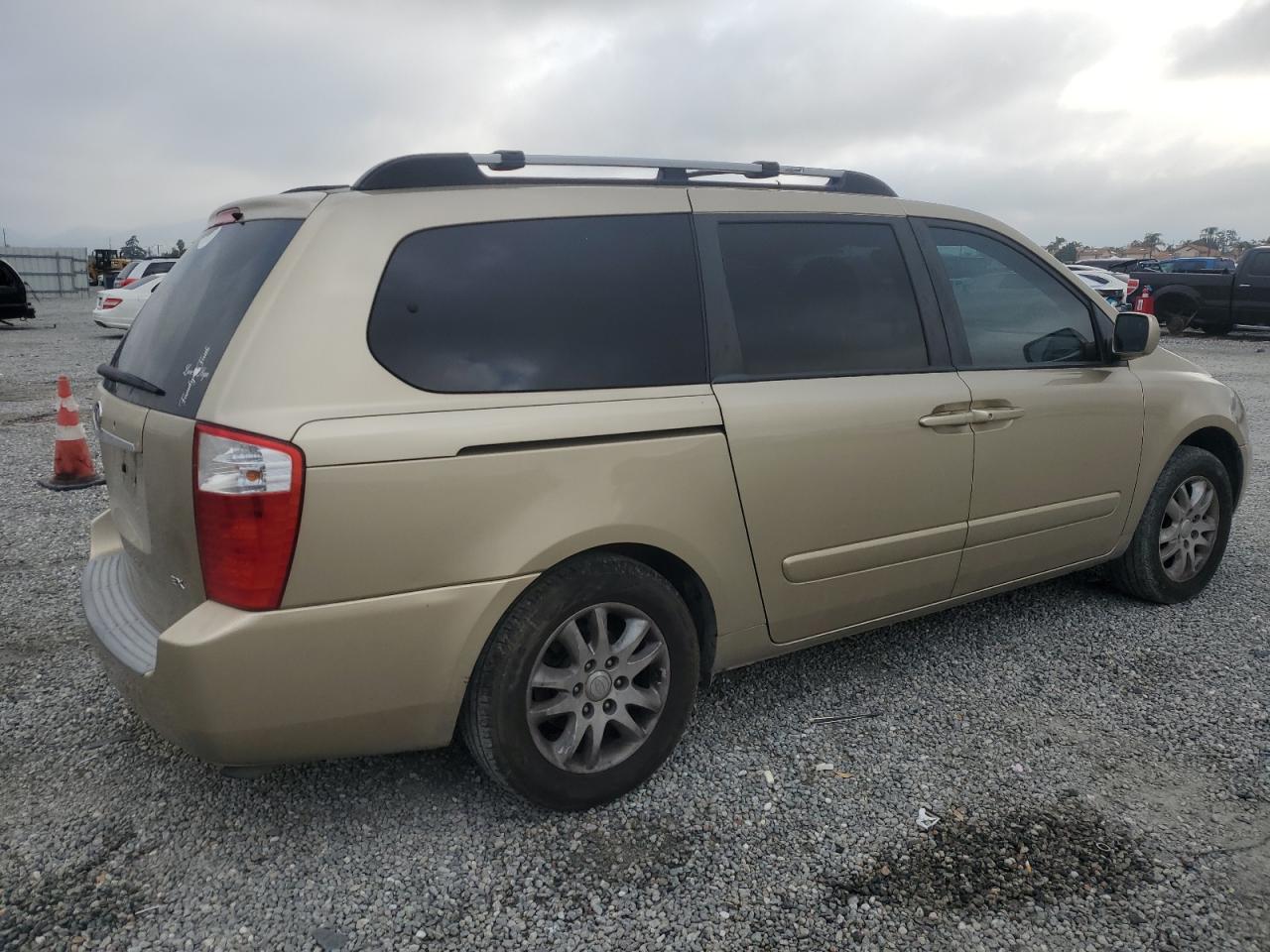 Photo 2 VIN: KNDMB233086248836 - KIA SEDONA 