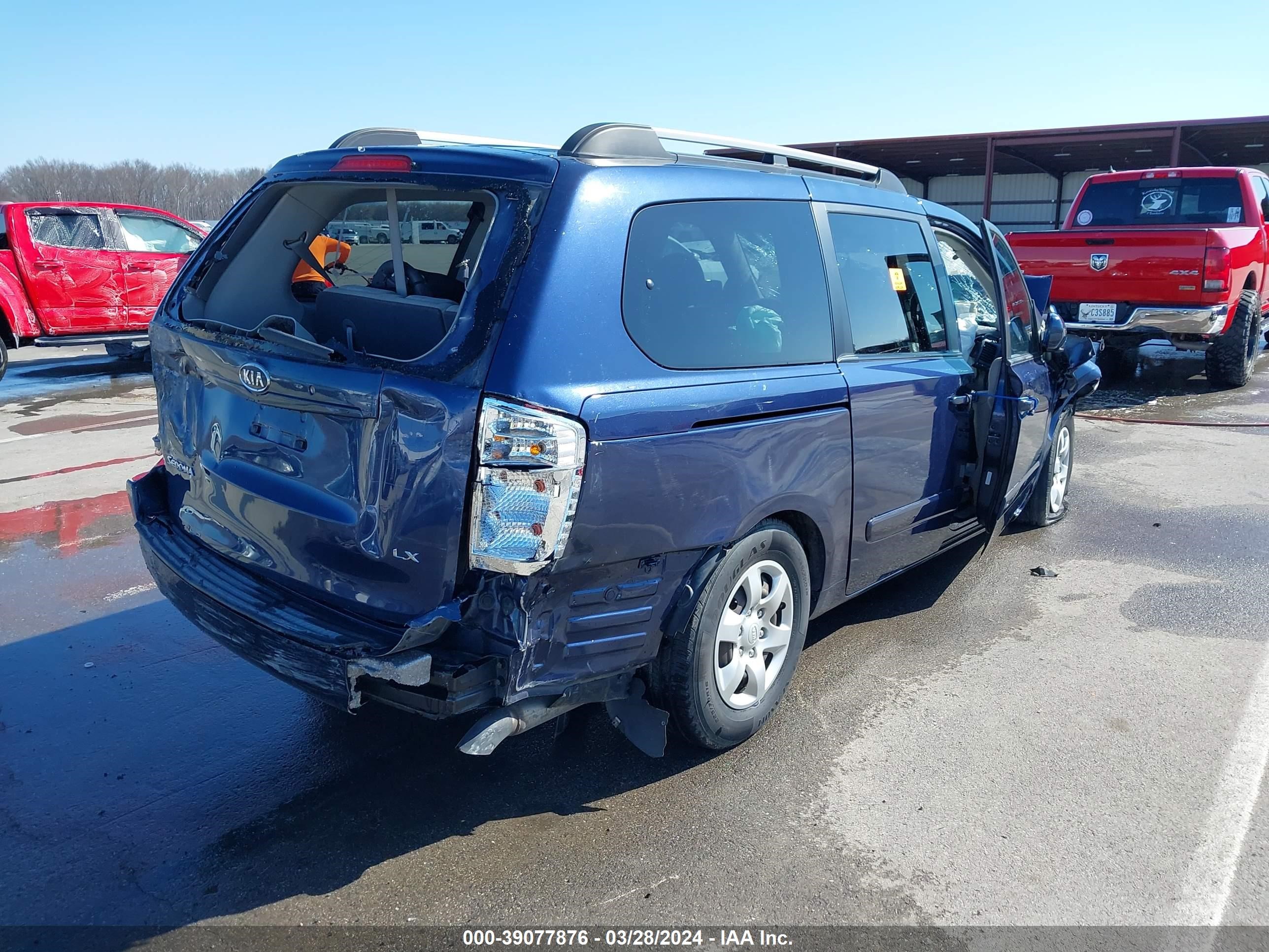 Photo 3 VIN: KNDMB233086249775 - KIA SEDONA 