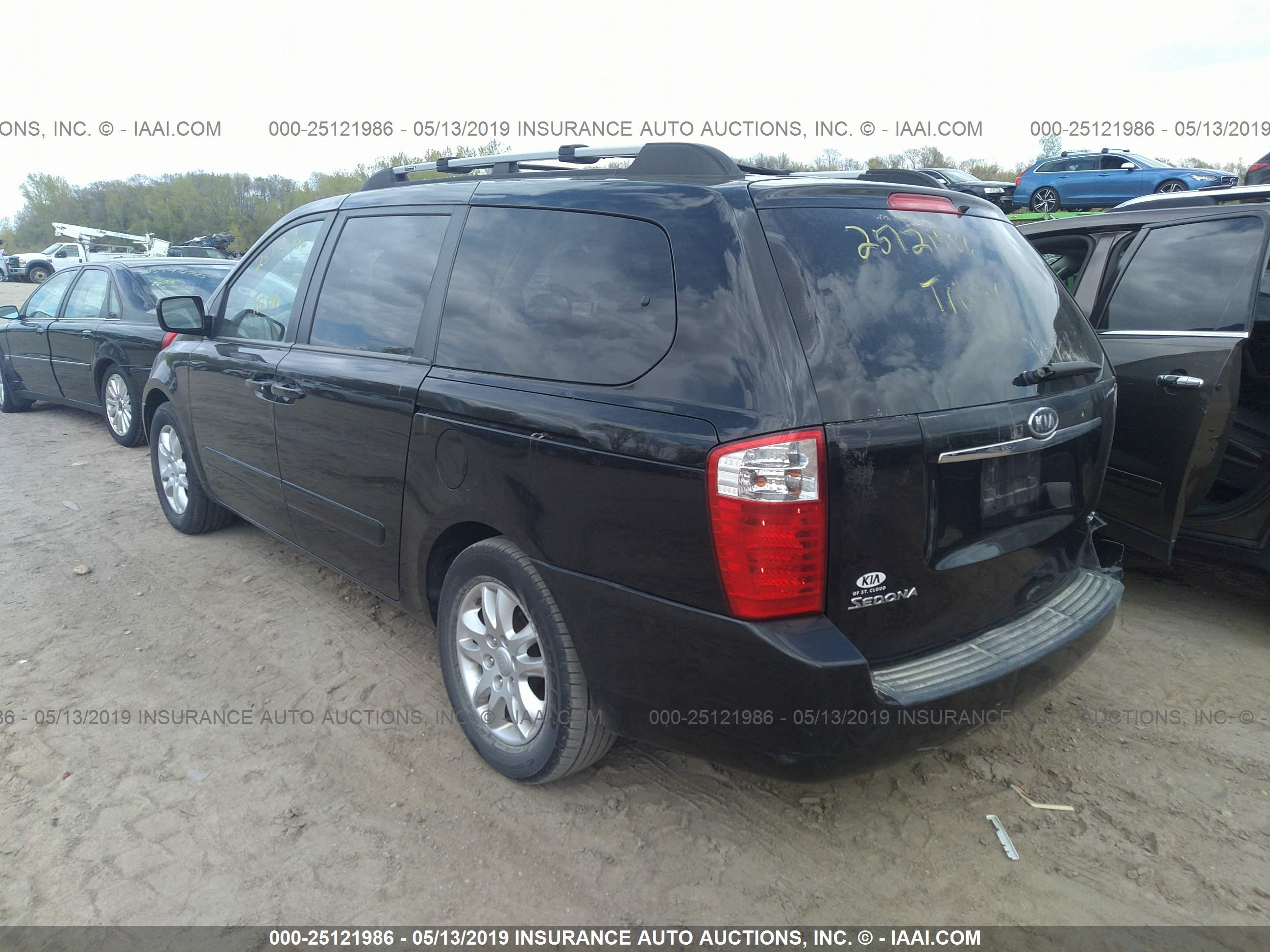 Photo 2 VIN: KNDMB233186202061 - KIA SEDONA 