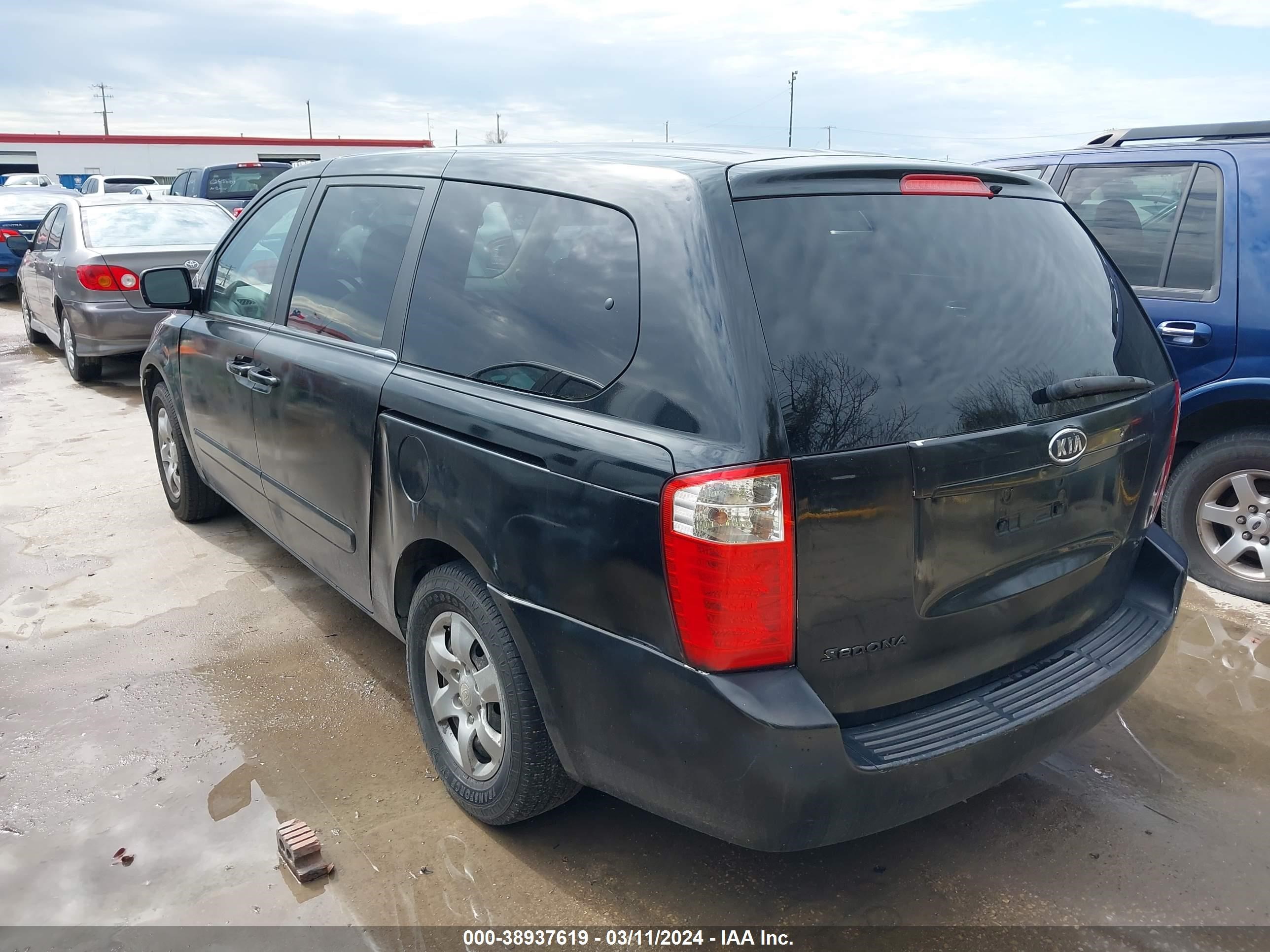 Photo 2 VIN: KNDMB233266021287 - KIA SEDONA 