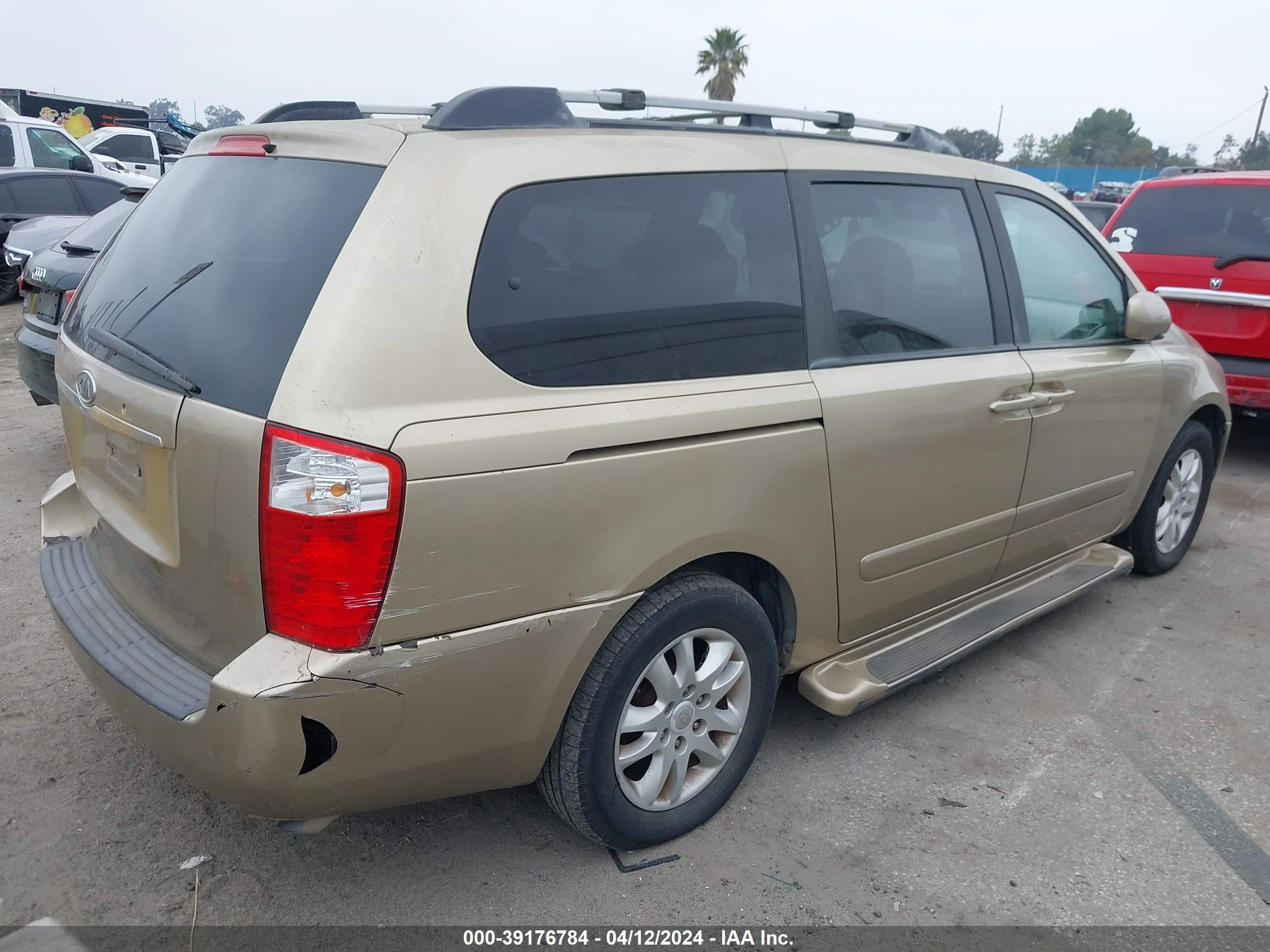 Photo 3 VIN: KNDMB233266036534 - KIA SEDONA 