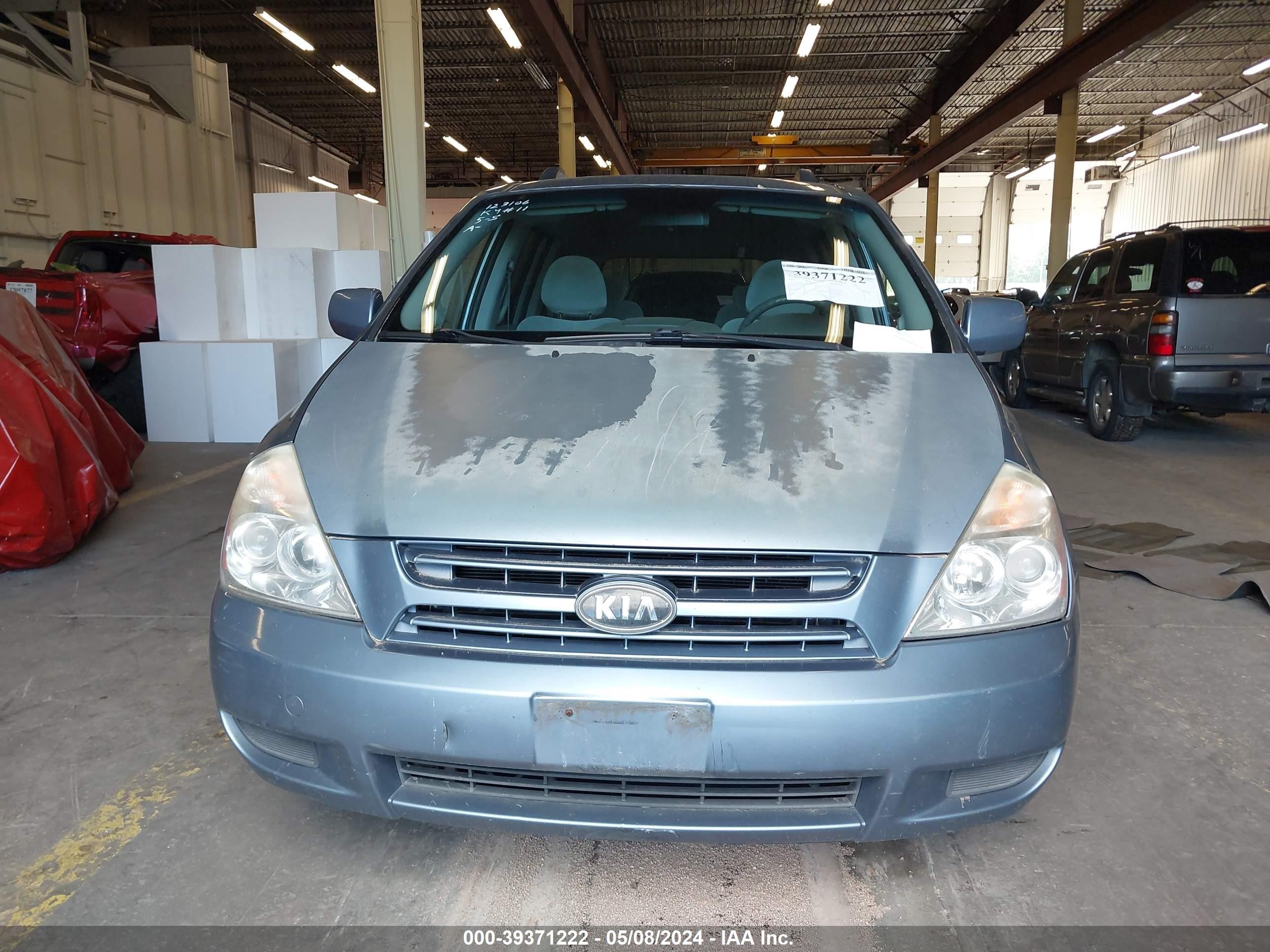 Photo 11 VIN: KNDMB233286218155 - KIA SEDONA 