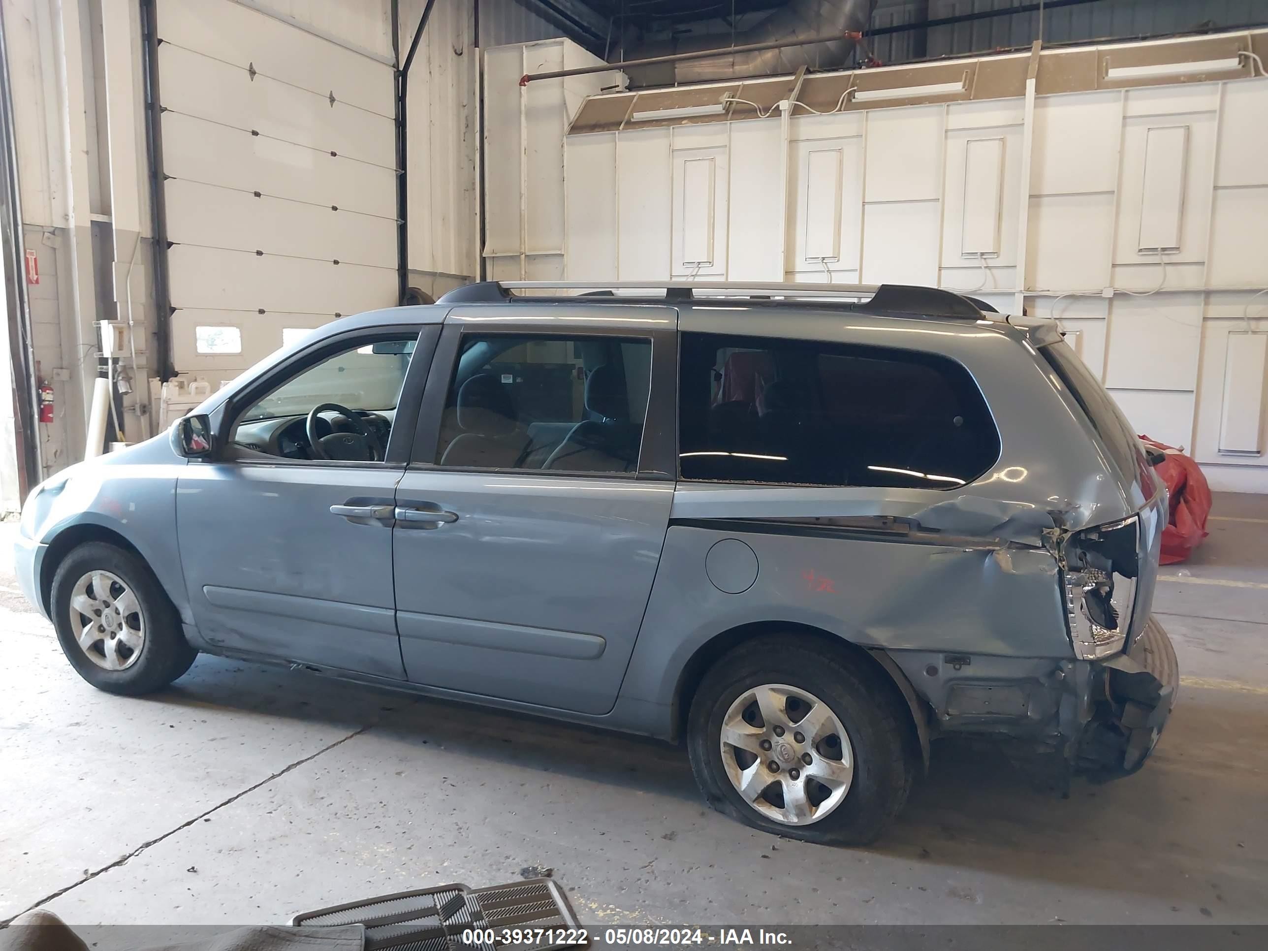 Photo 13 VIN: KNDMB233286218155 - KIA SEDONA 