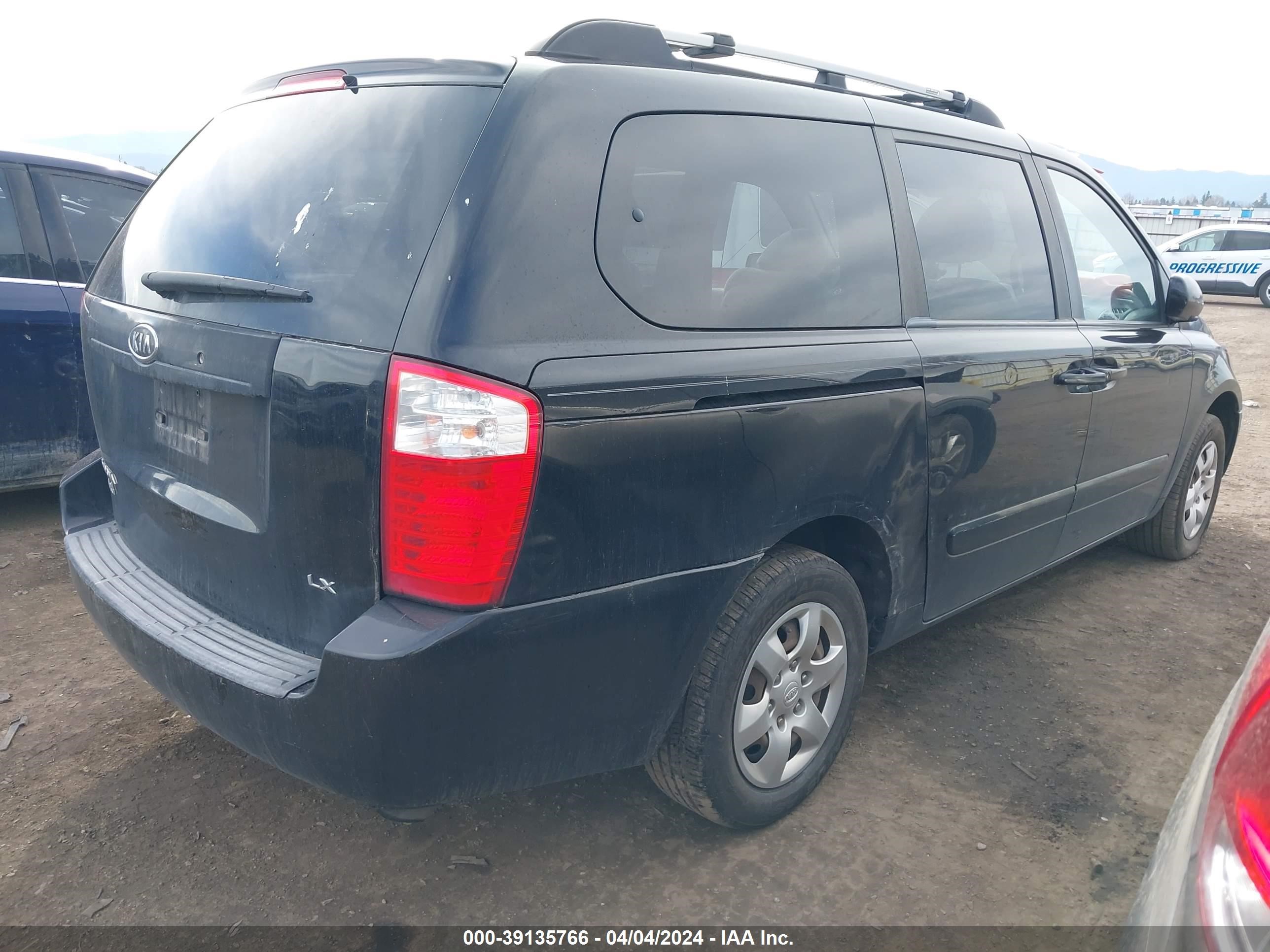 Photo 3 VIN: KNDMB233286266836 - KIA SEDONA 