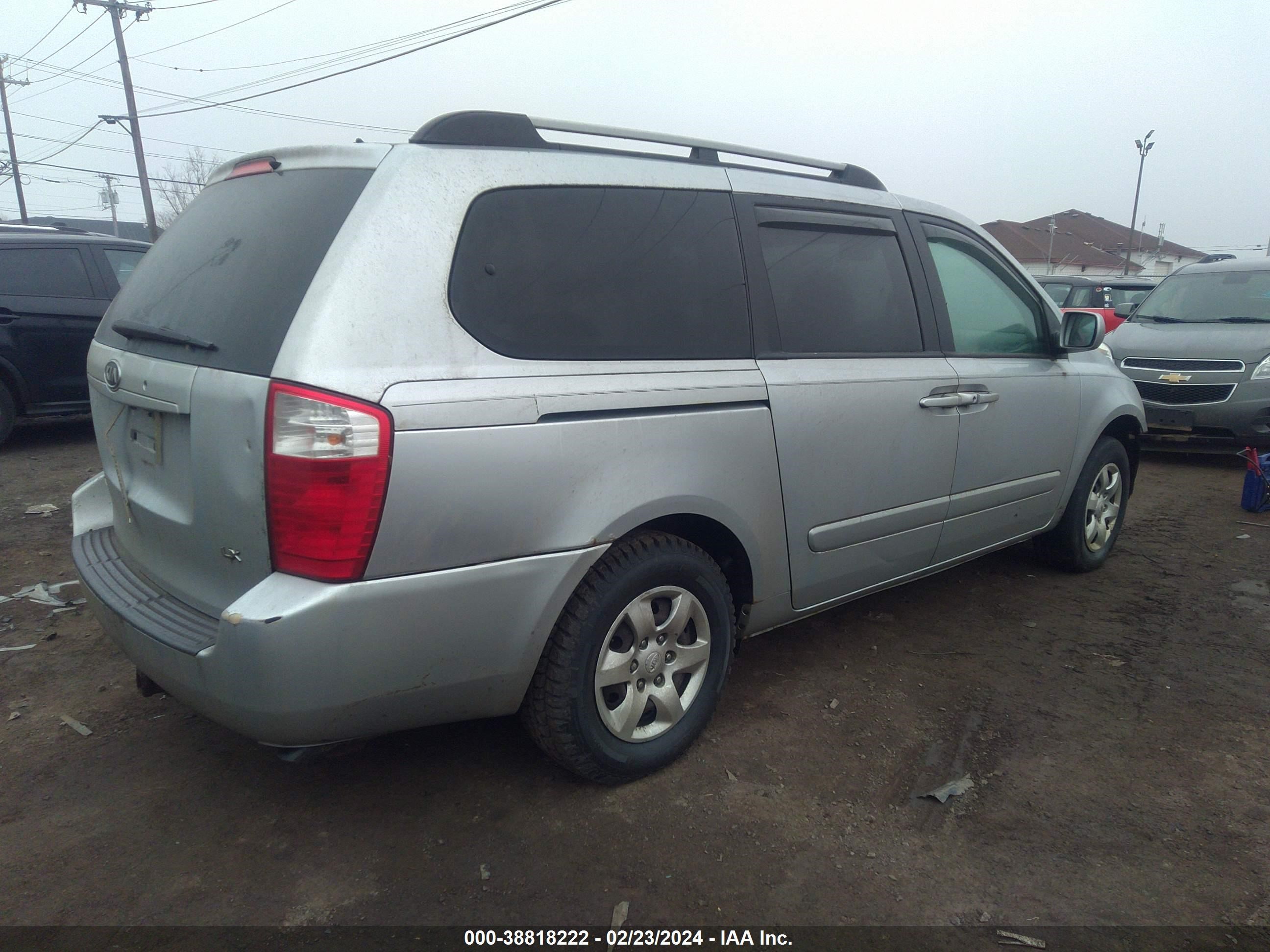 Photo 3 VIN: KNDMB233296272198 - KIA SEDONA 