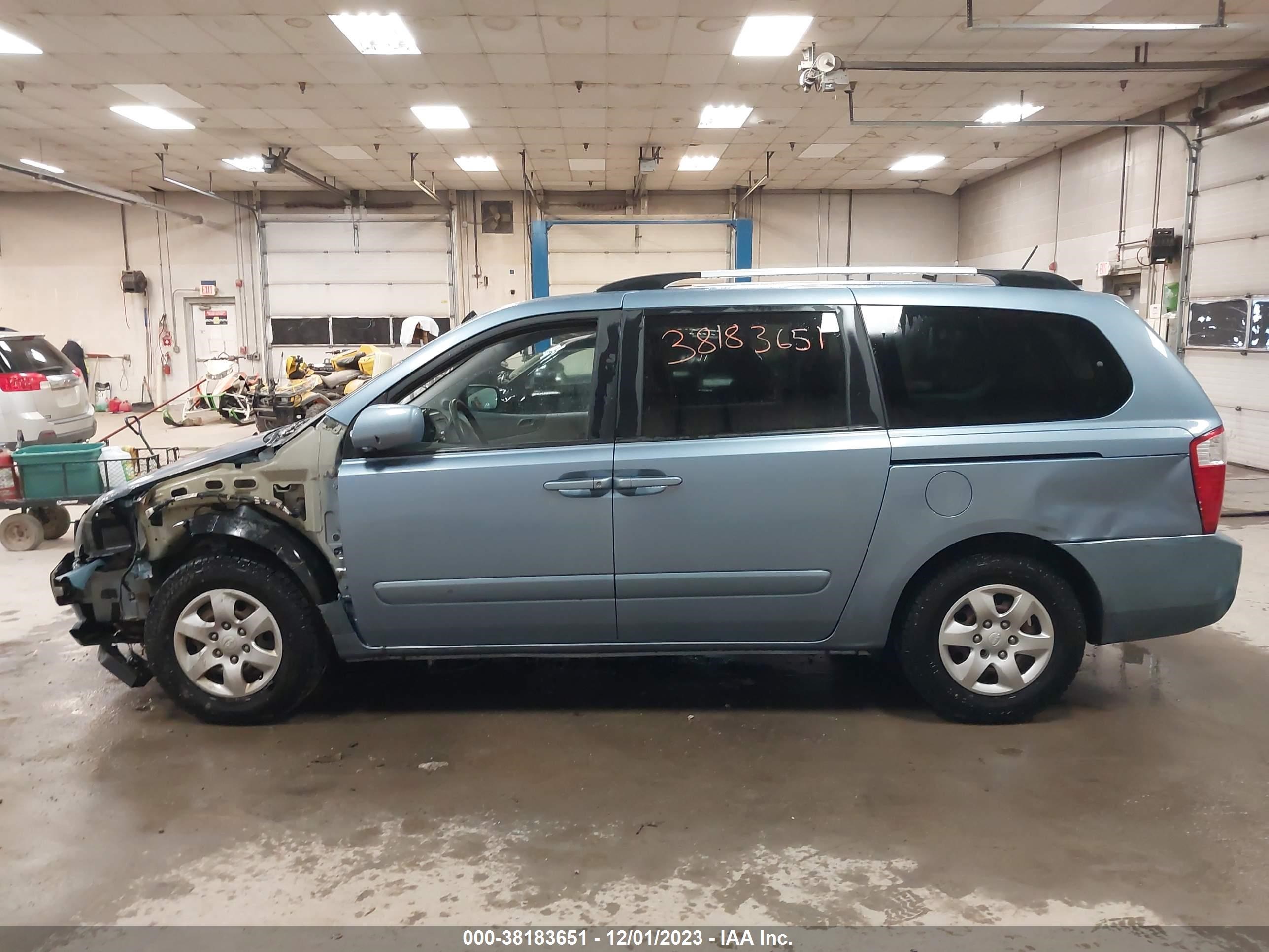 Photo 14 VIN: KNDMB233296298221 - KIA SEDONA 