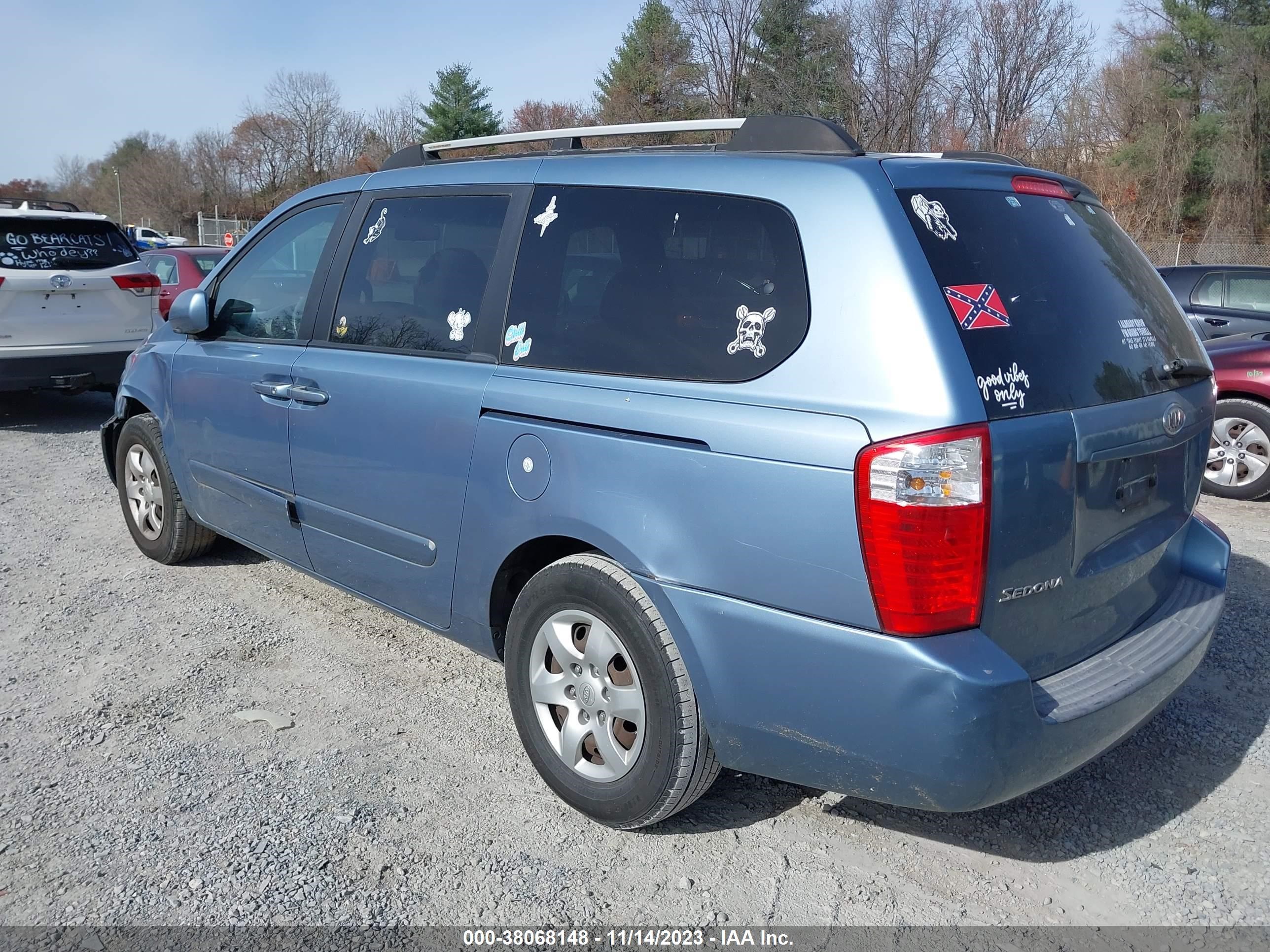 Photo 2 VIN: KNDMB233366053133 - KIA SEDONA 