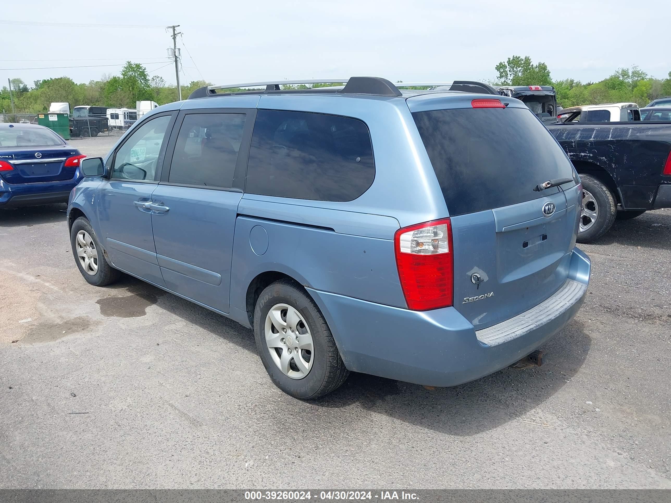 Photo 2 VIN: KNDMB233376117687 - KIA SEDONA 