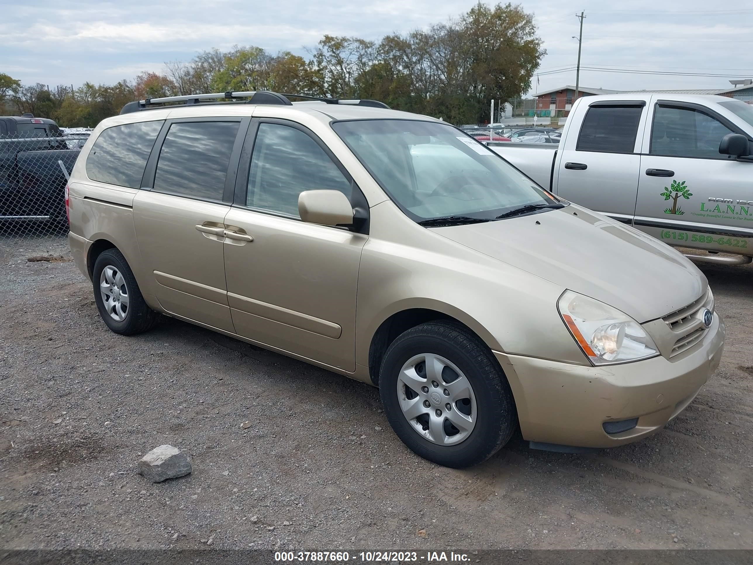 Photo 0 VIN: KNDMB233386227009 - KIA SEDONA 