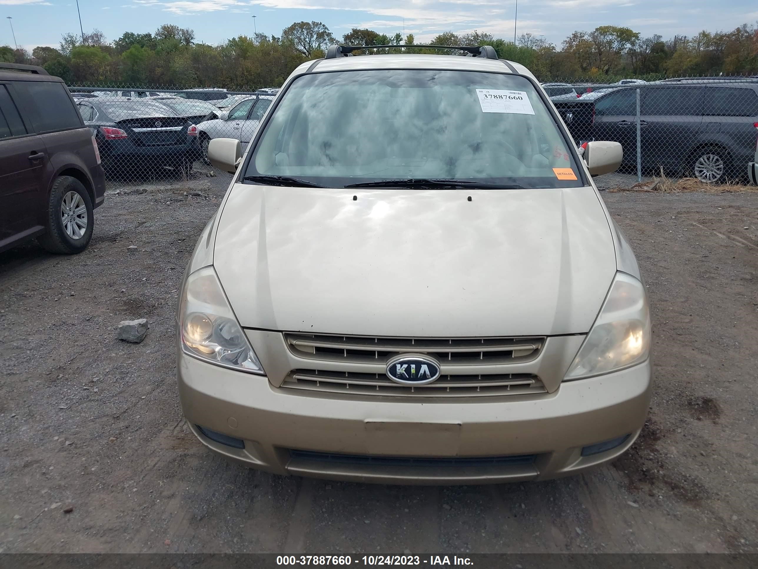 Photo 5 VIN: KNDMB233386227009 - KIA SEDONA 