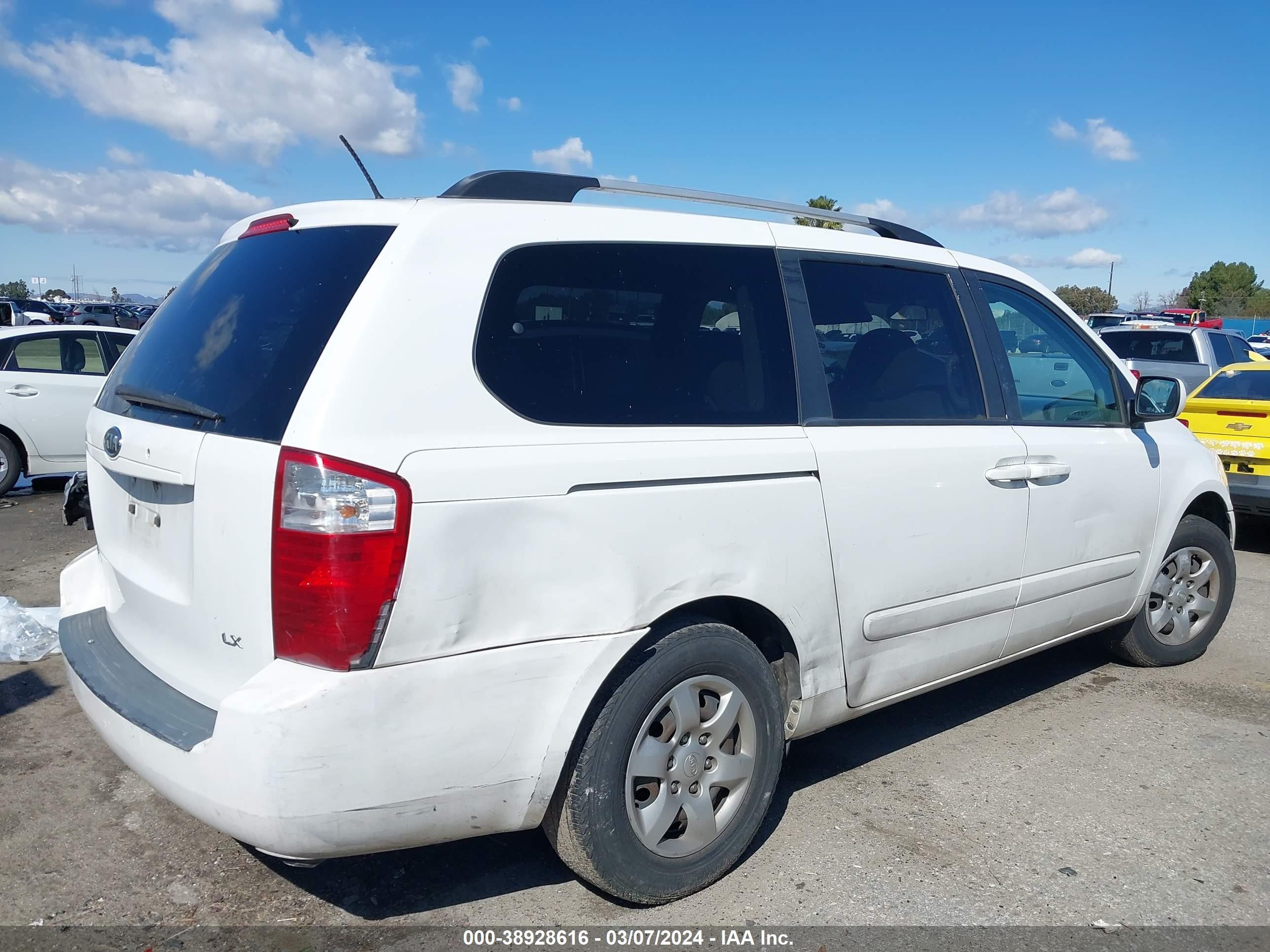 Photo 3 VIN: KNDMB233396321182 - KIA SEDONA 