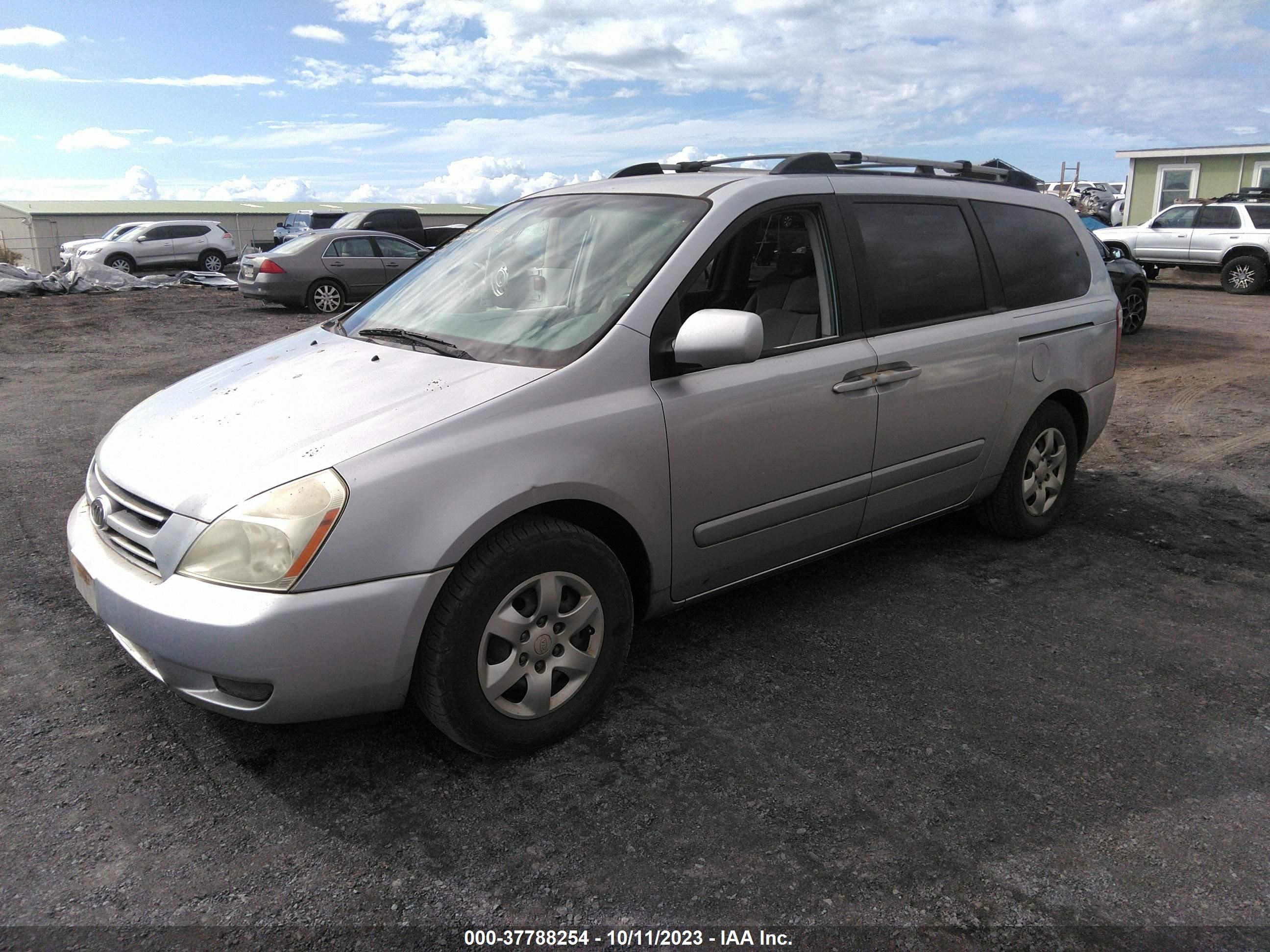 Photo 1 VIN: KNDMB233476168437 - KIA SEDONA 