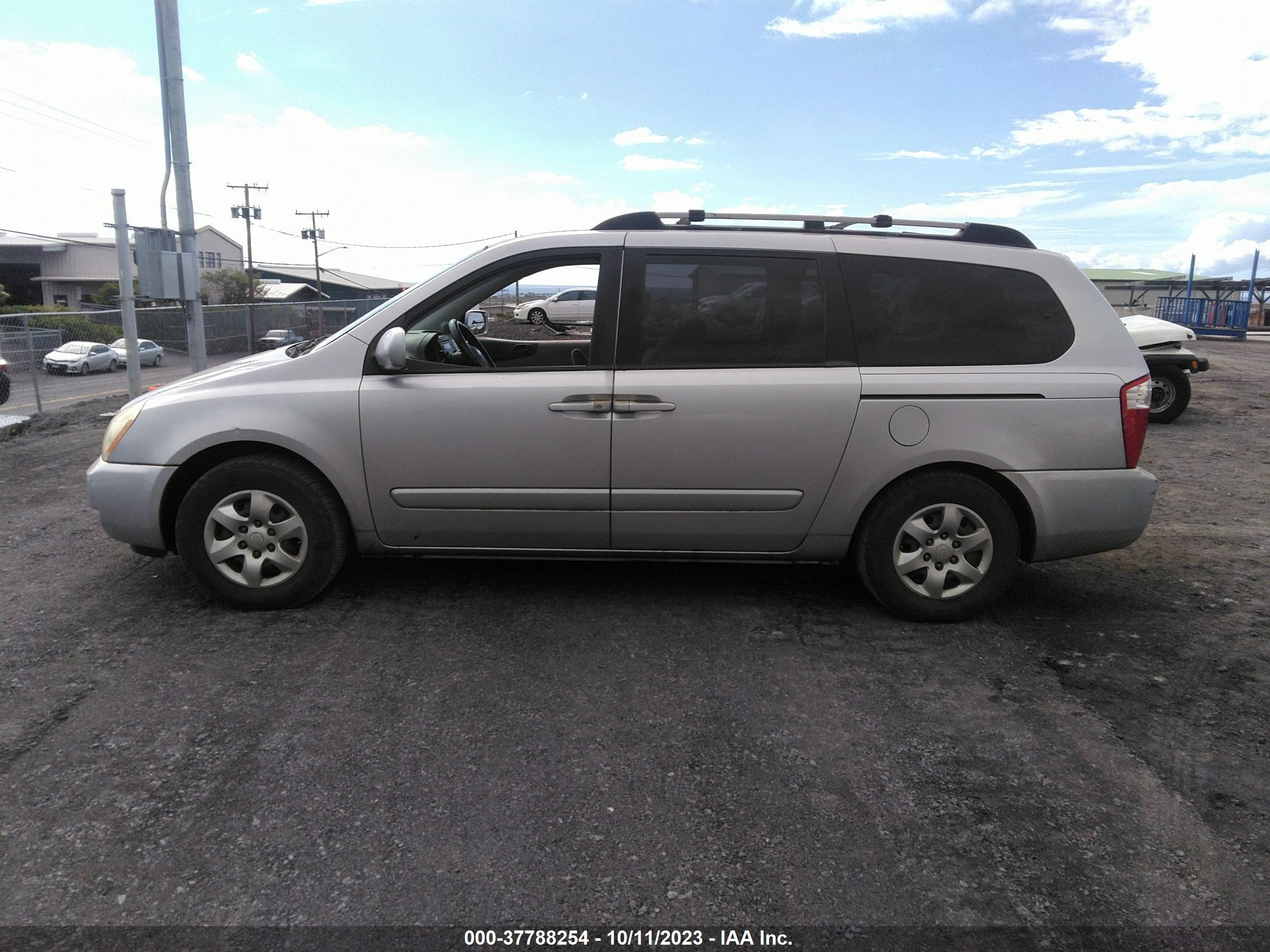 Photo 13 VIN: KNDMB233476168437 - KIA SEDONA 