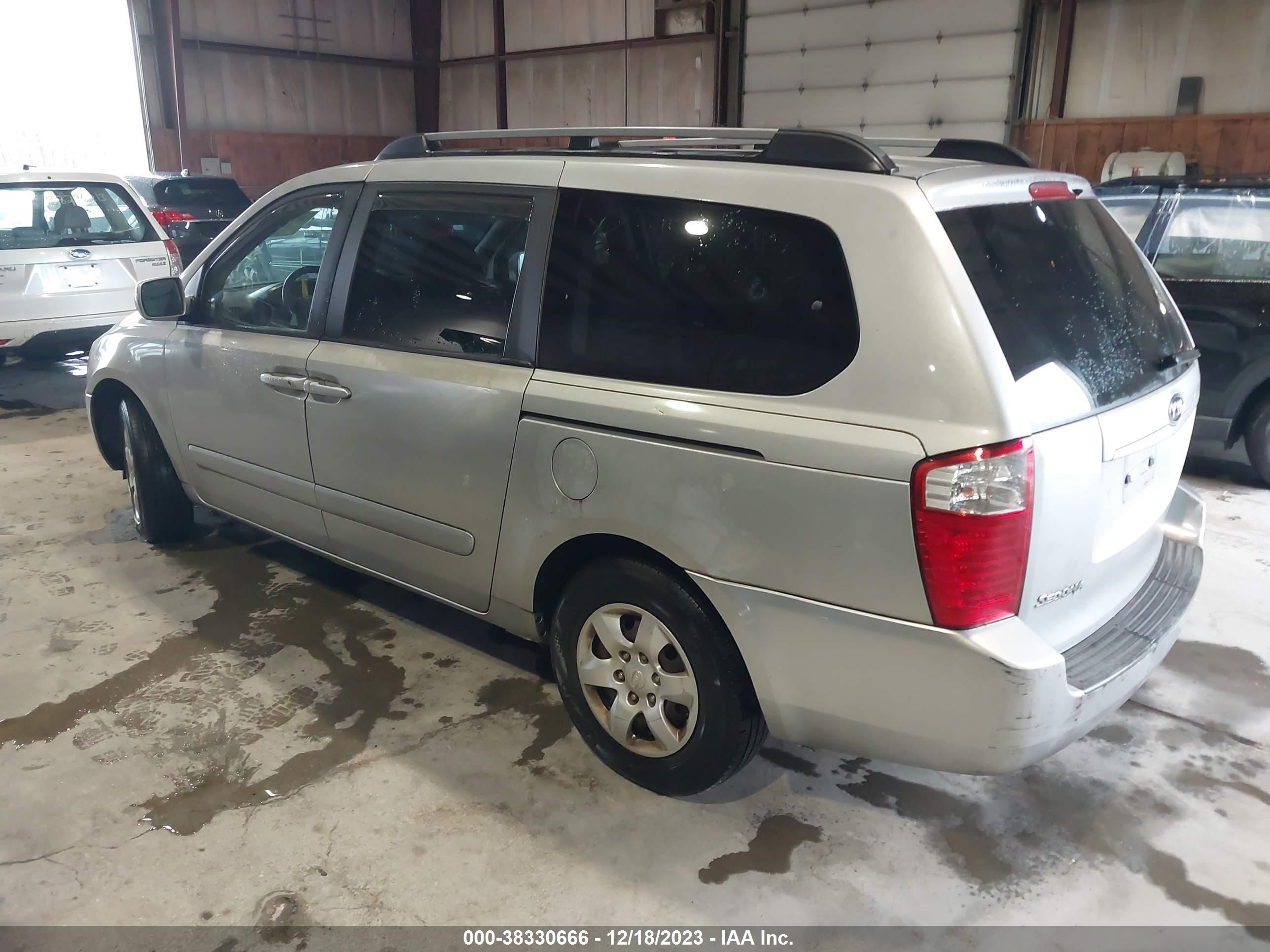 Photo 2 VIN: KNDMB233486254106 - KIA SEDONA 