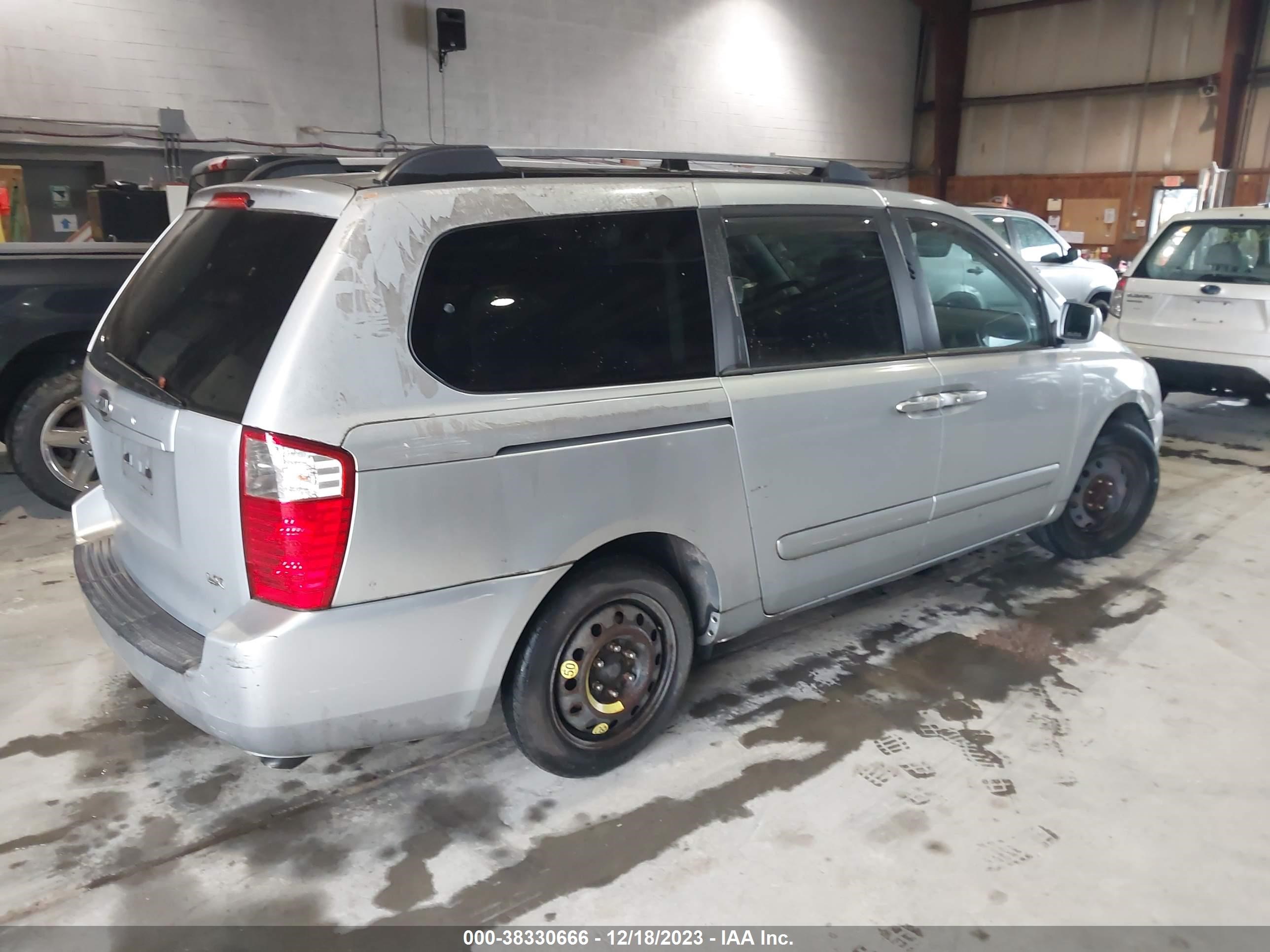 Photo 3 VIN: KNDMB233486254106 - KIA SEDONA 