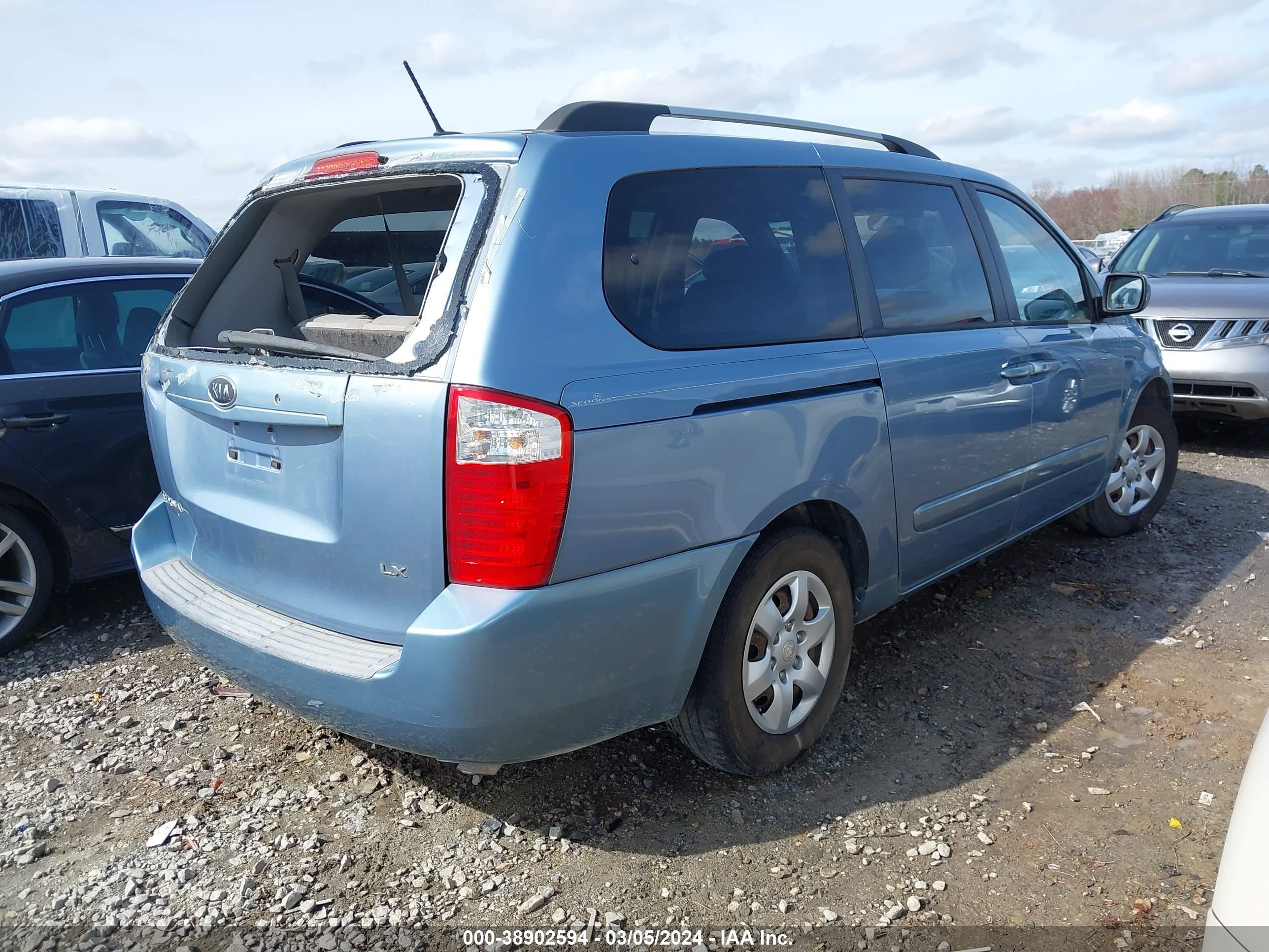 Photo 3 VIN: KNDMB233496313317 - KIA SEDONA 