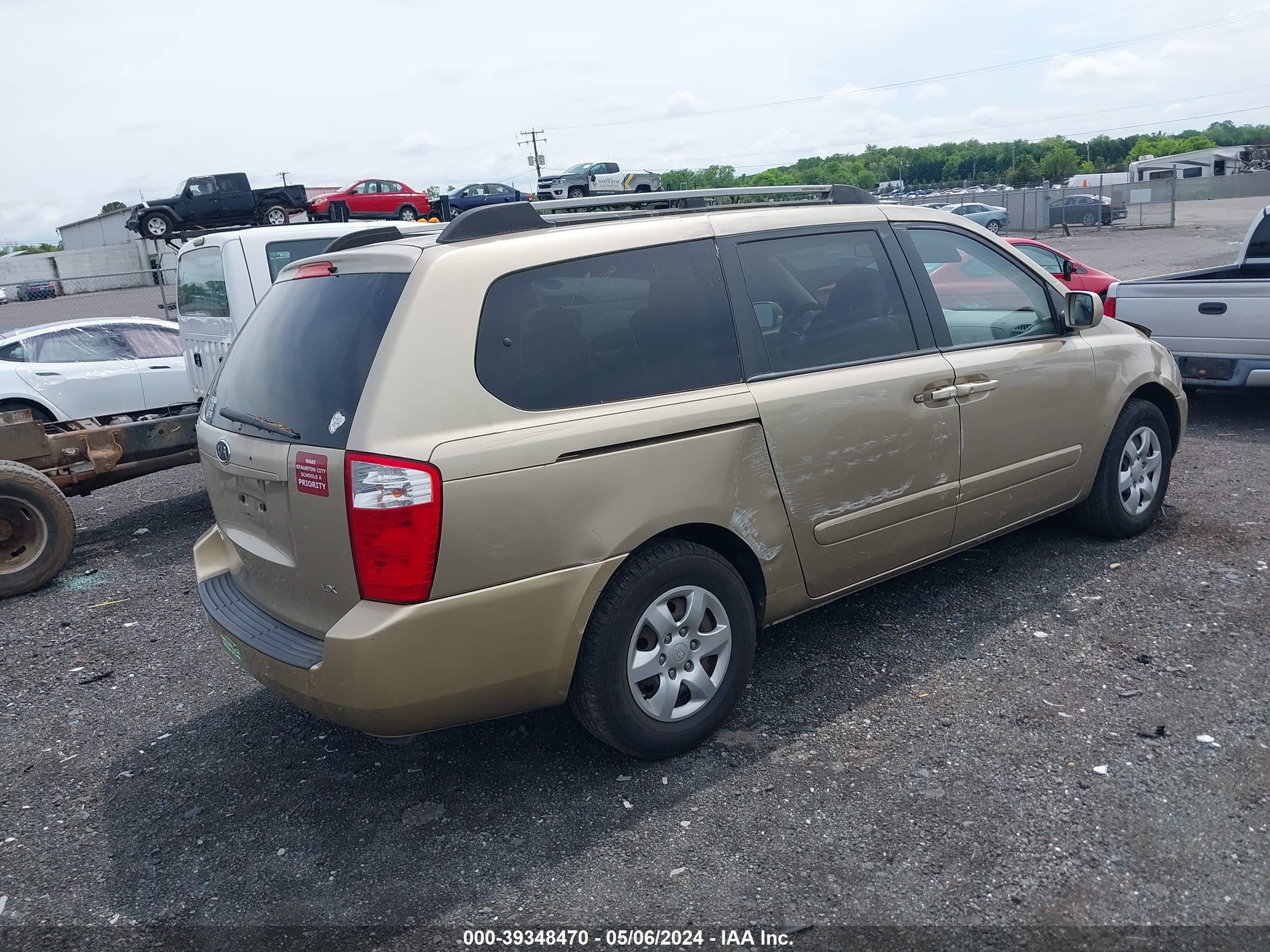 Photo 3 VIN: KNDMB233576104732 - KIA SEDONA 